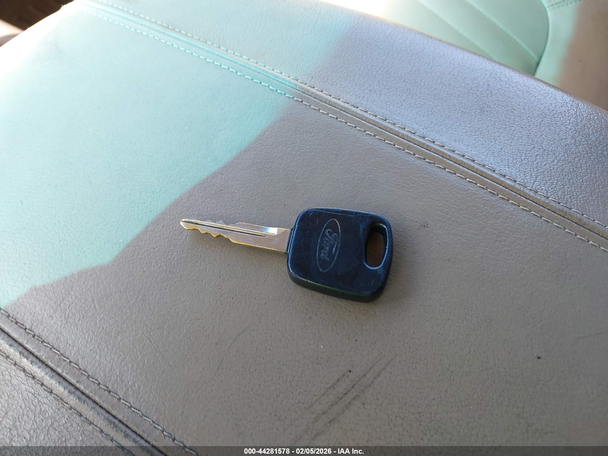 FORD EXPEDITION image 11