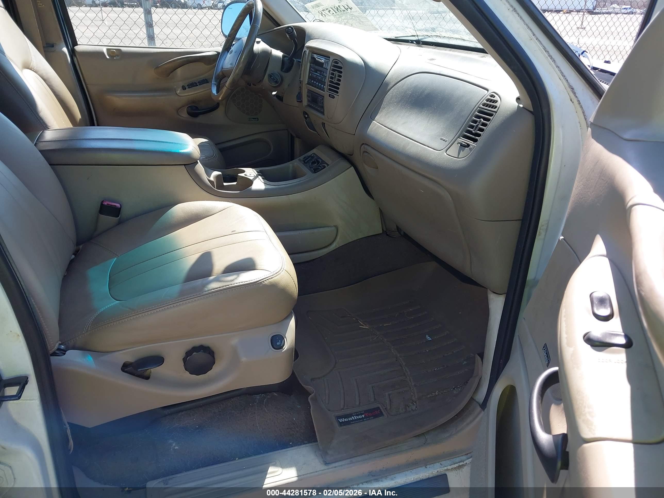 FORD EXPEDITION image 5