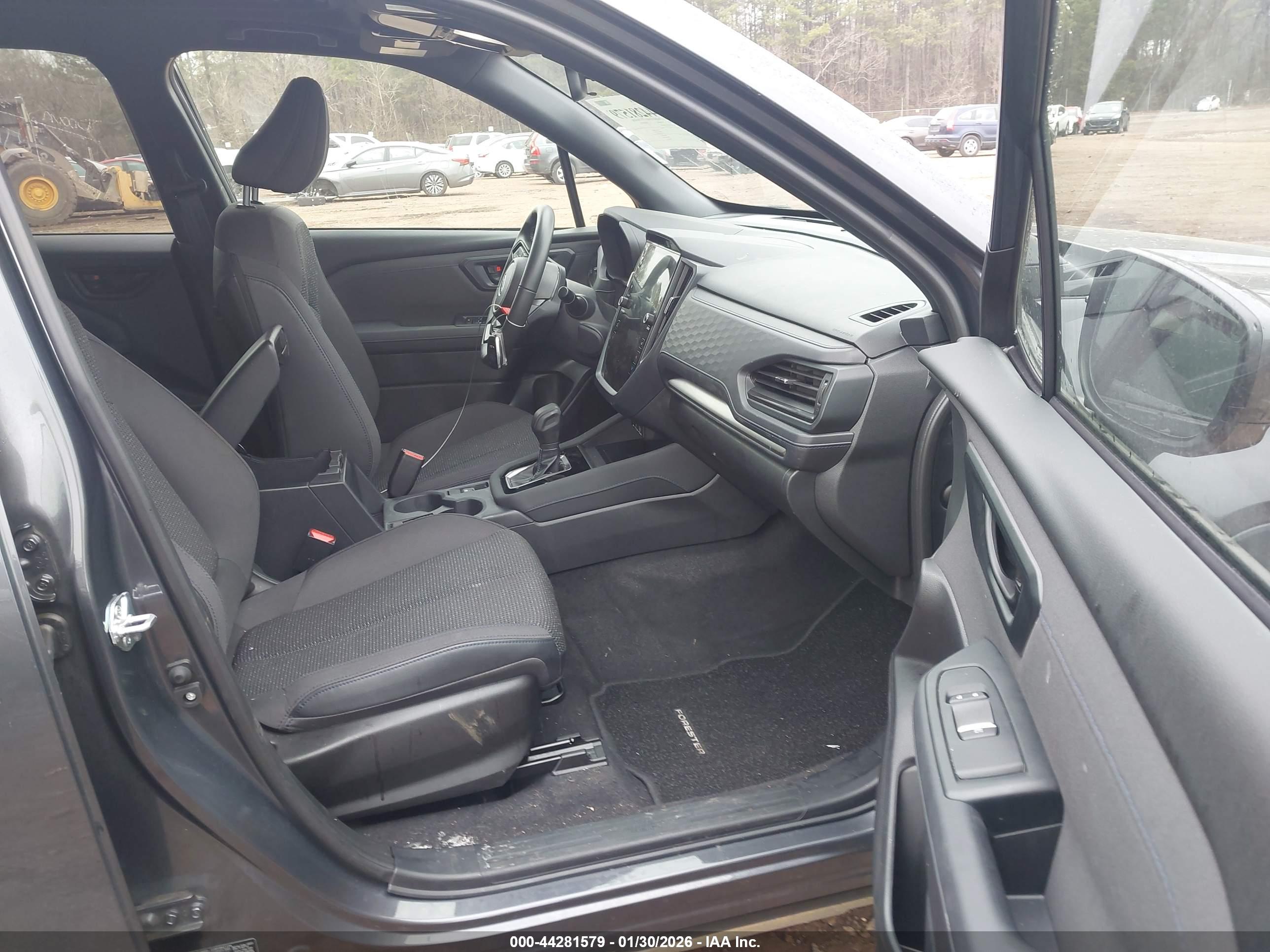 SUBARU FORESTER image 5