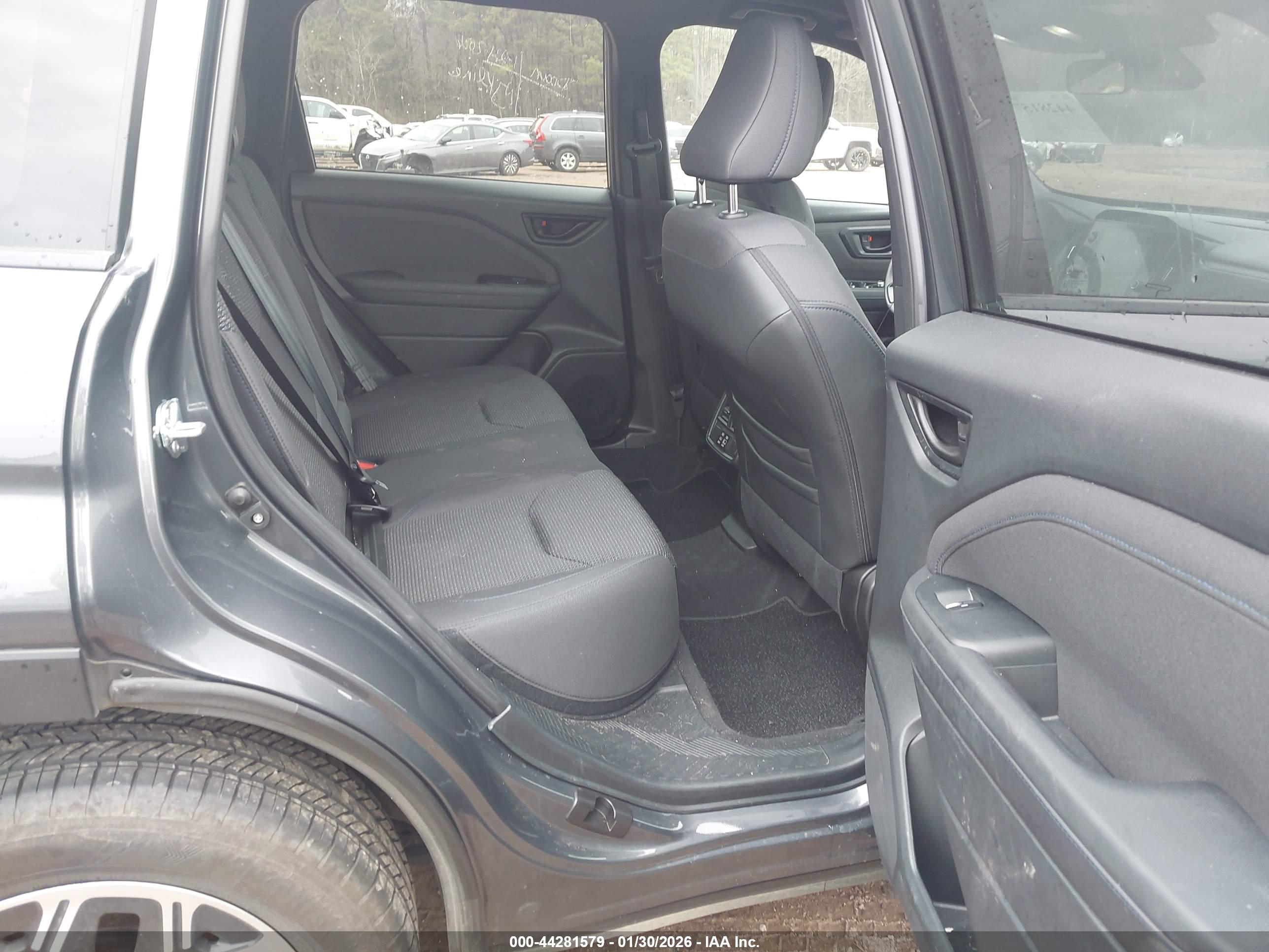 SUBARU FORESTER image 8
