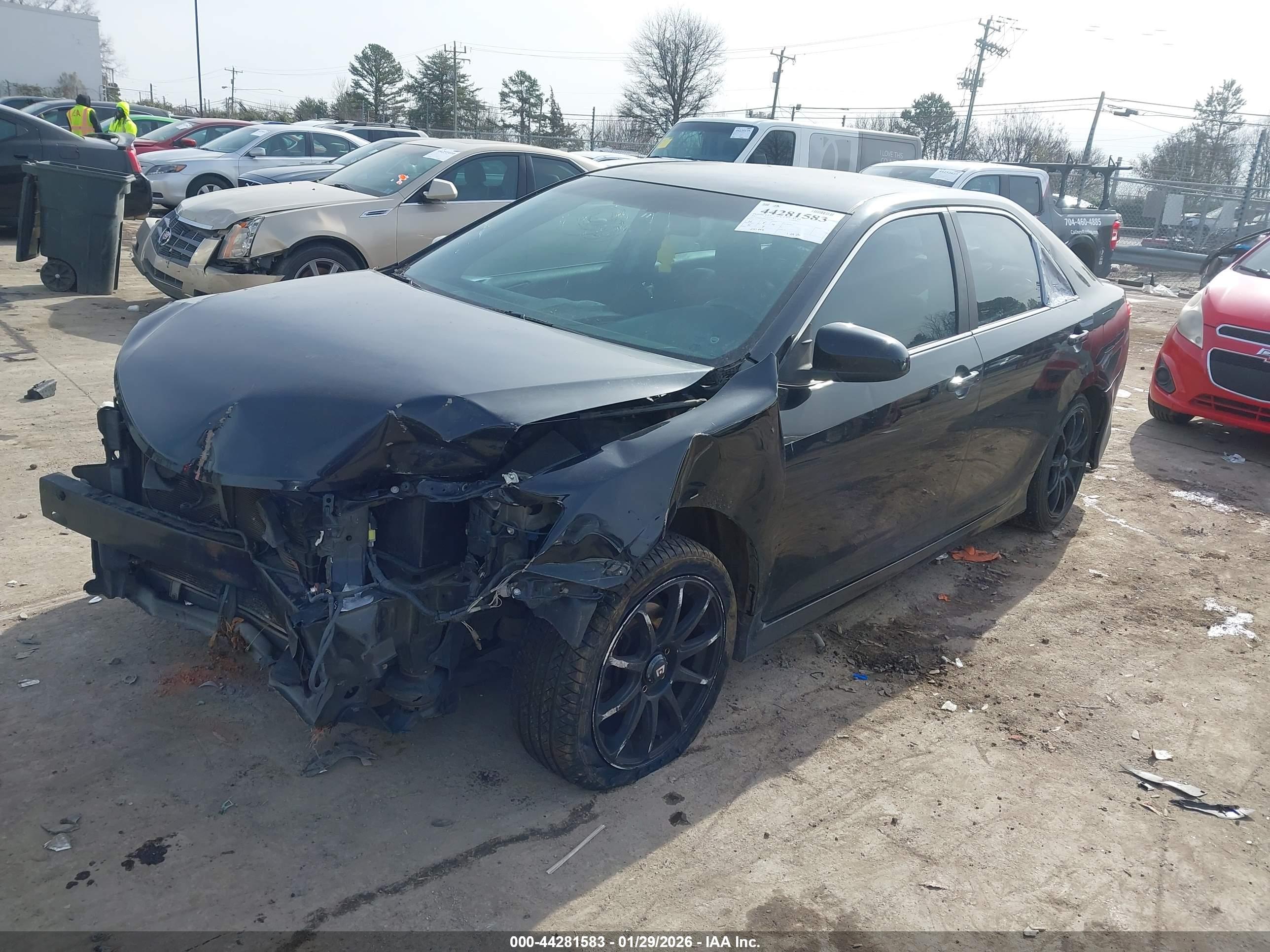 TOYOTA CAMRY image 2