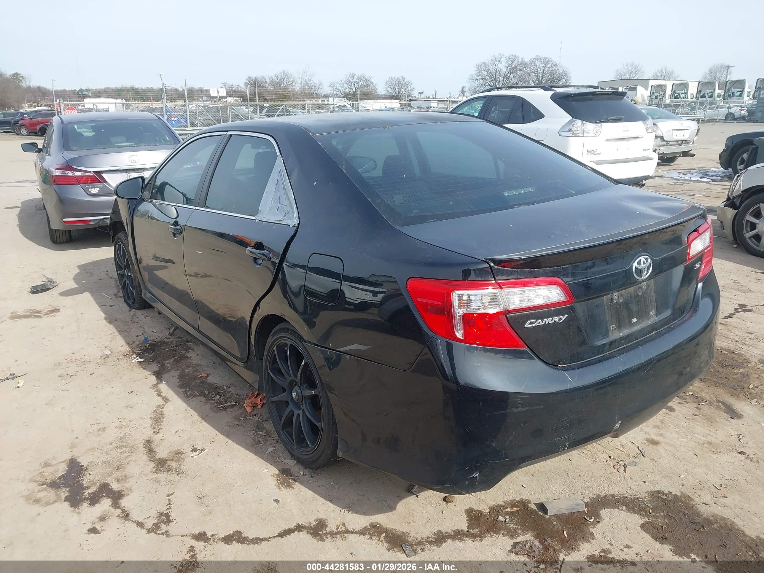 TOYOTA CAMRY image 3