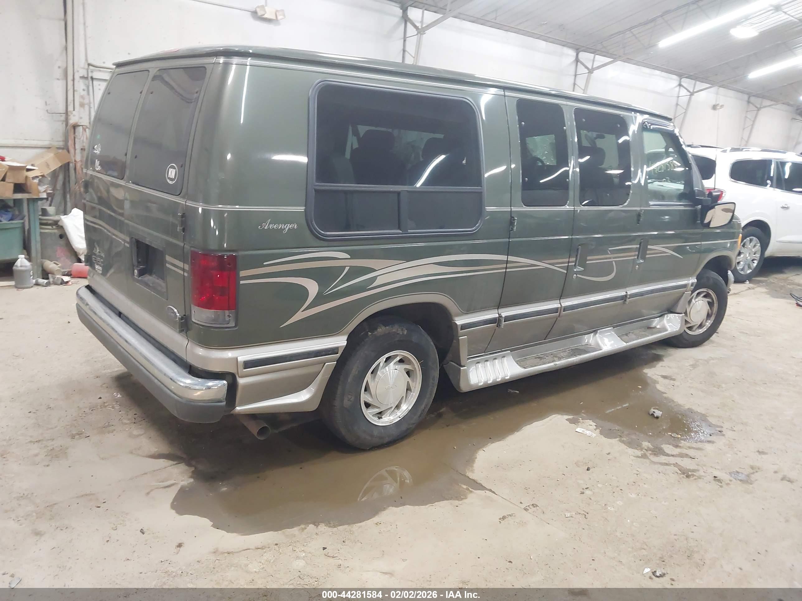 FORD E-150 image 4