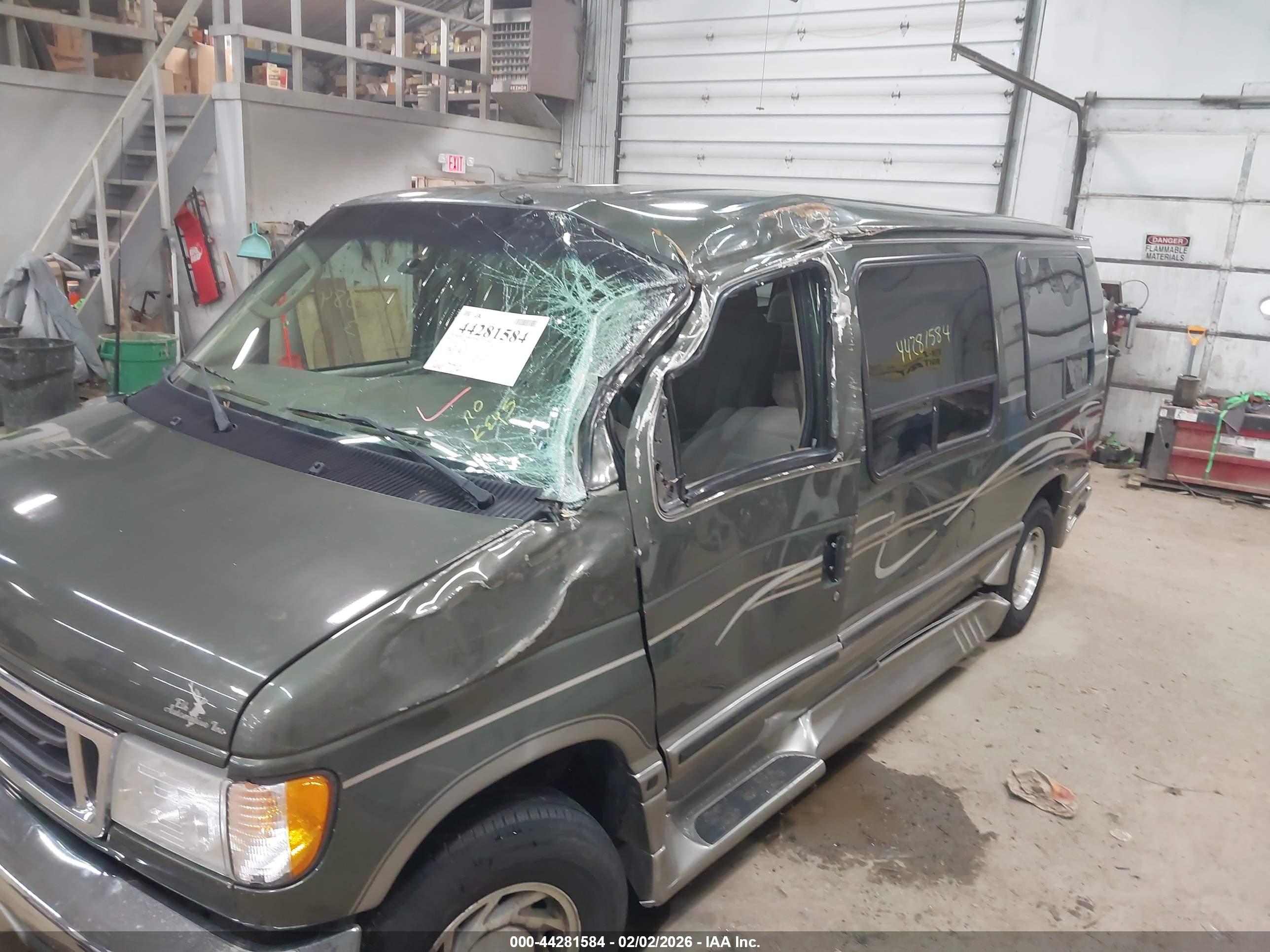 FORD E-150 image 6