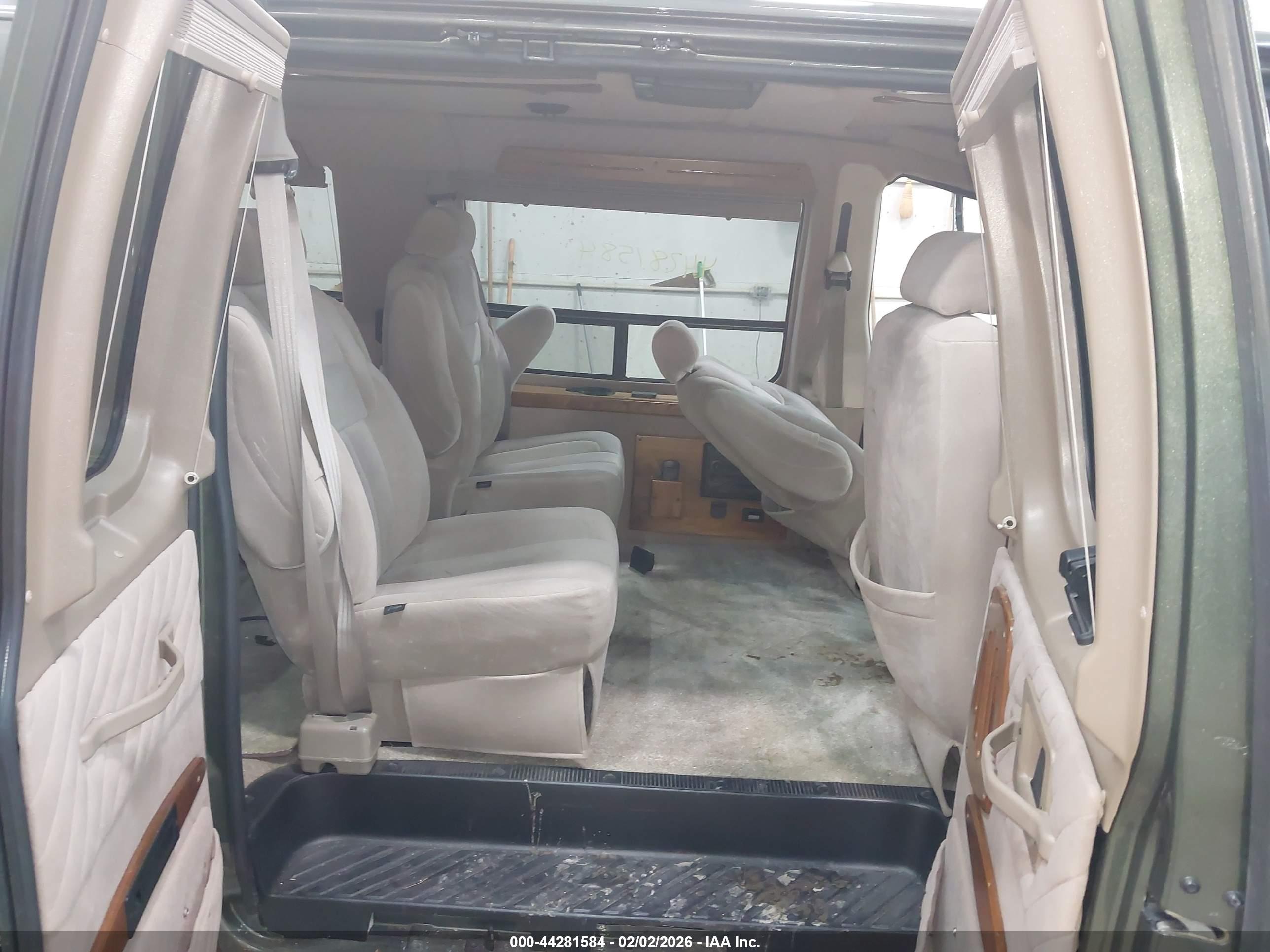 FORD E-150 image 8