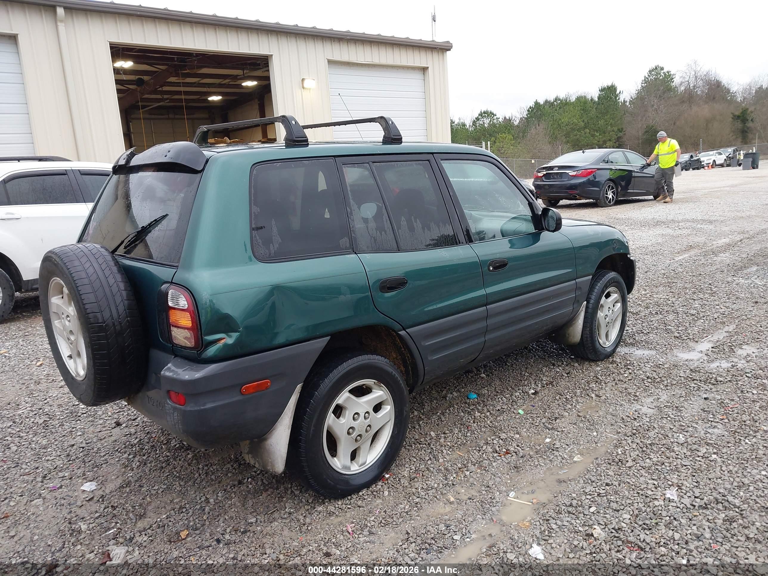 TOYOTA RAV4 image 4