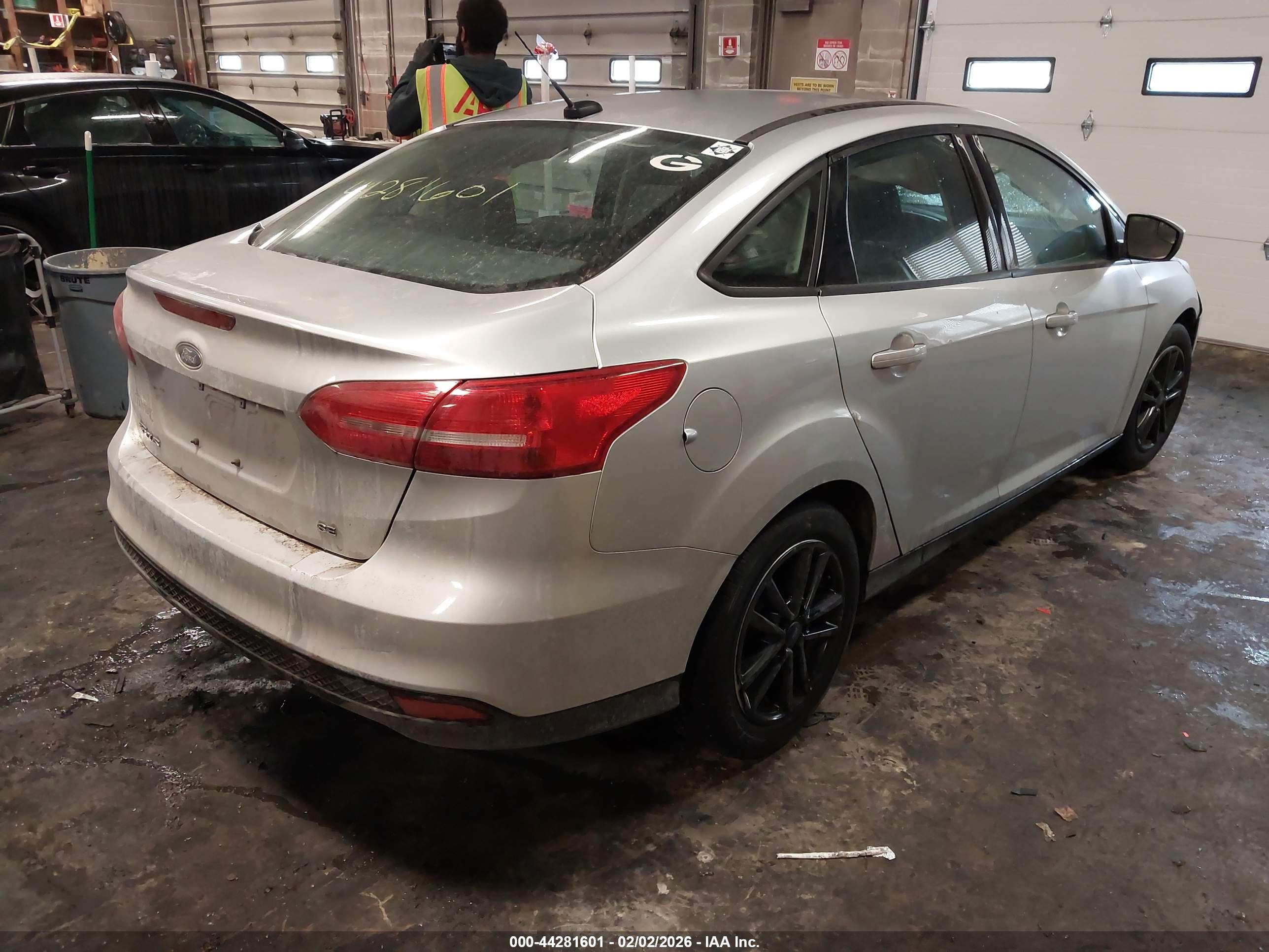 FORD FOCUS image 4