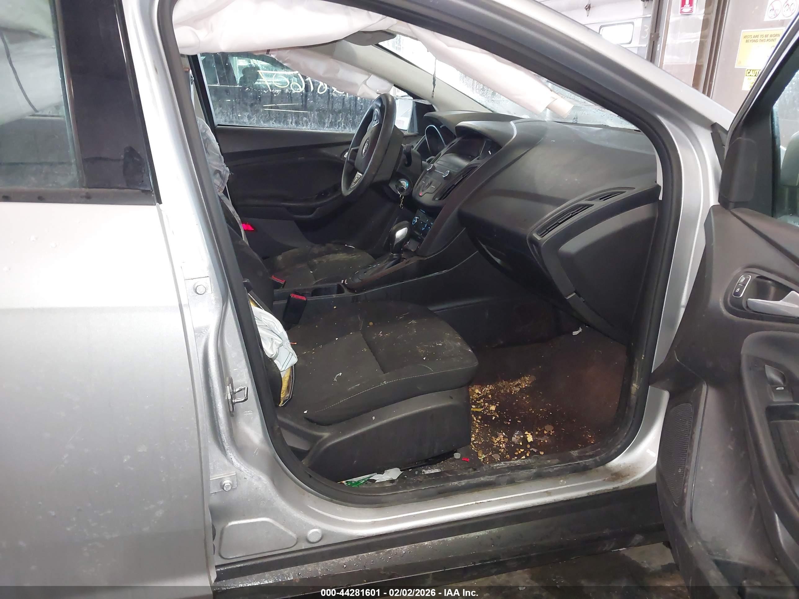 FORD FOCUS image 5