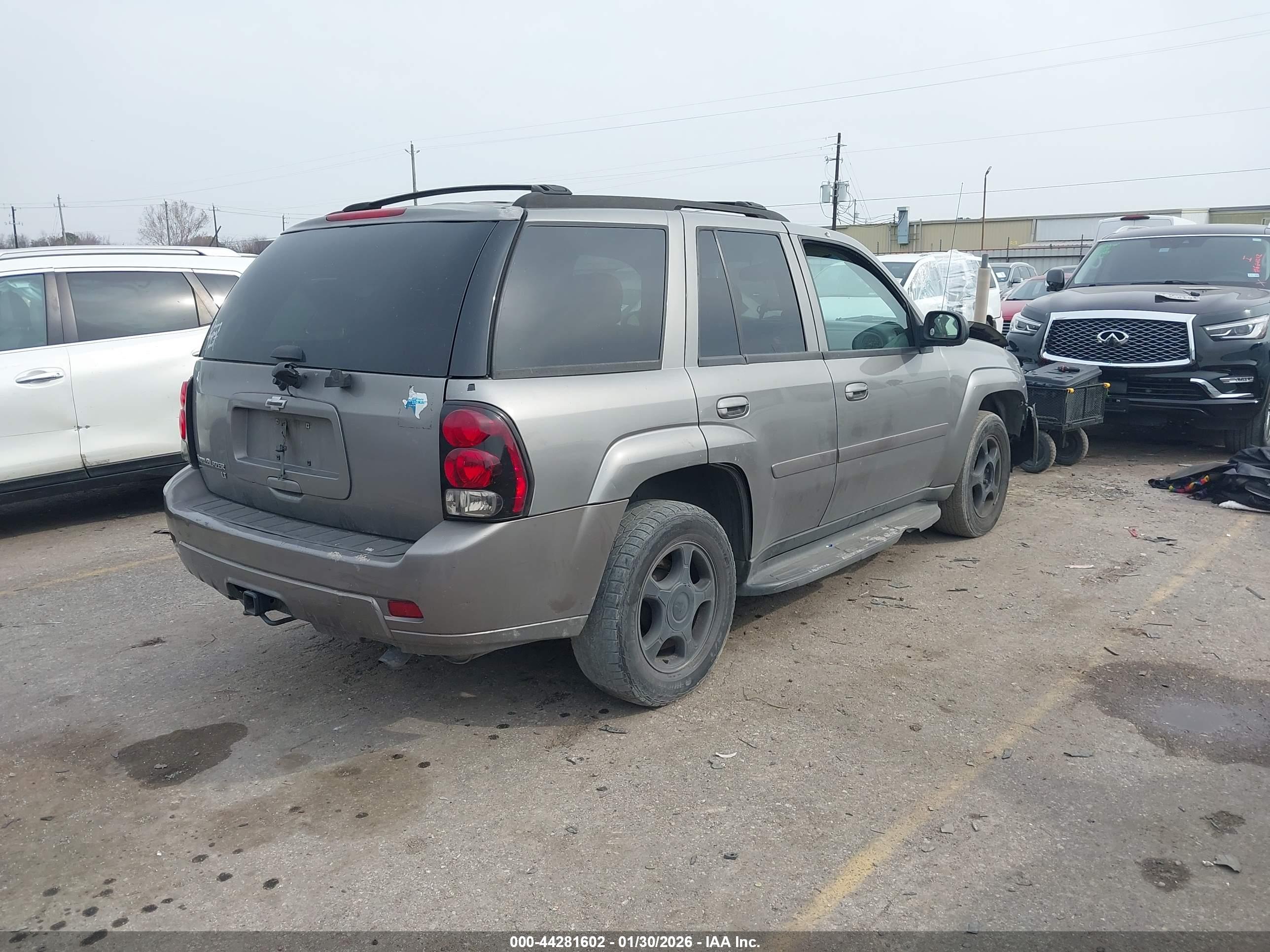 CHEVROLET TRAILBLAZER image 4