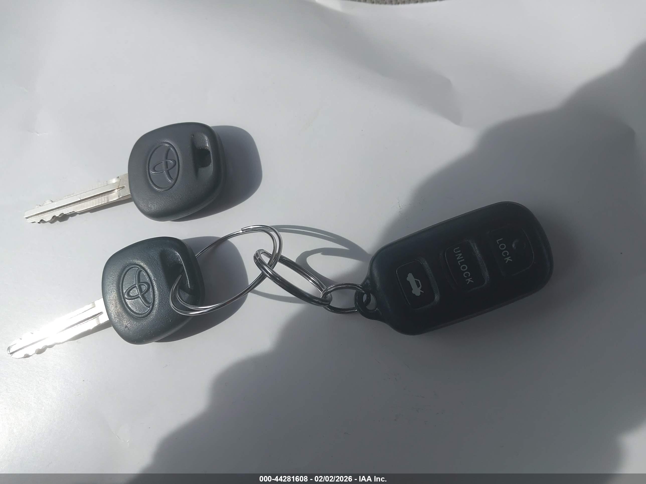 TOYOTA CAMRY image 11