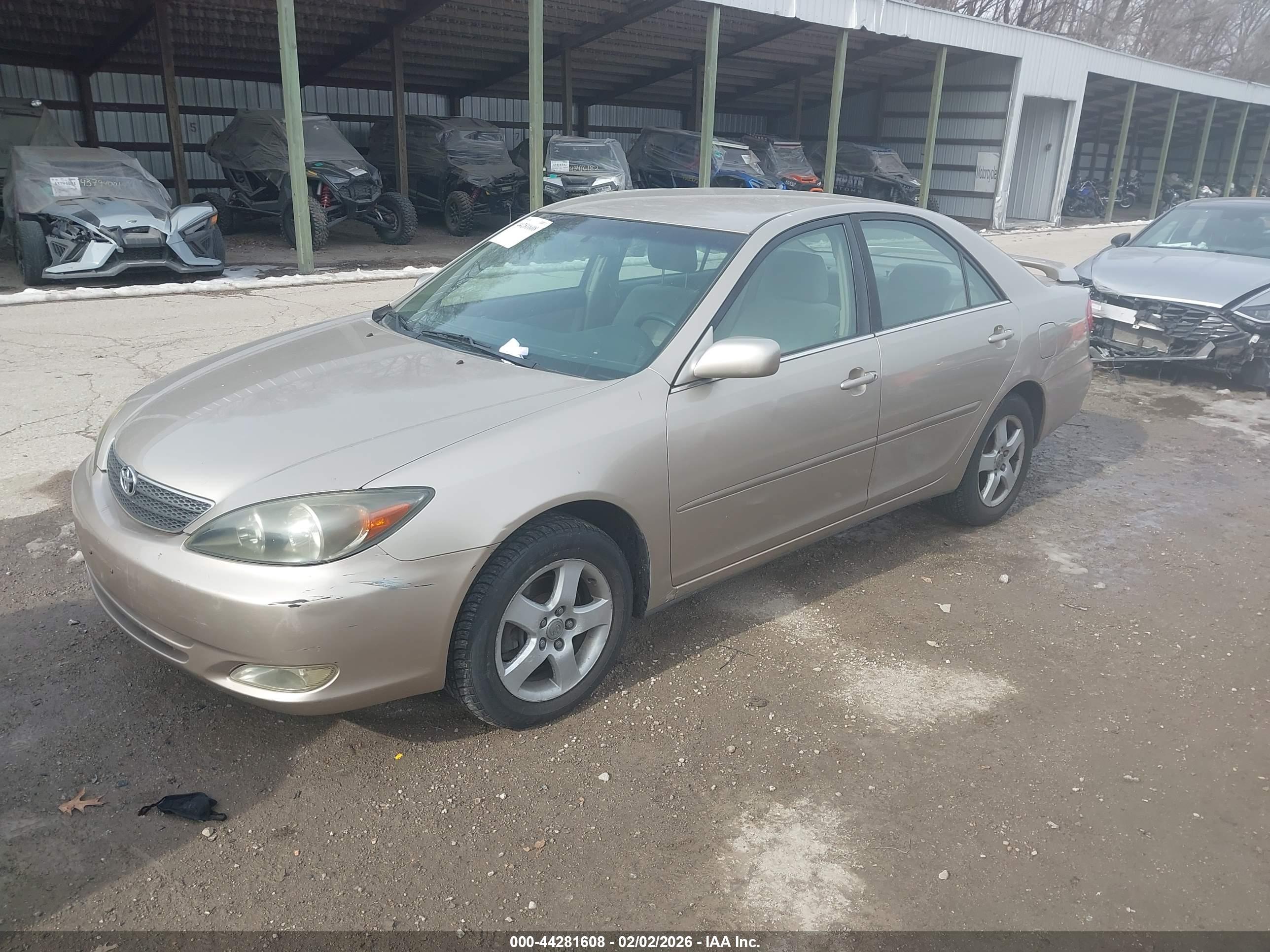 TOYOTA CAMRY image 2