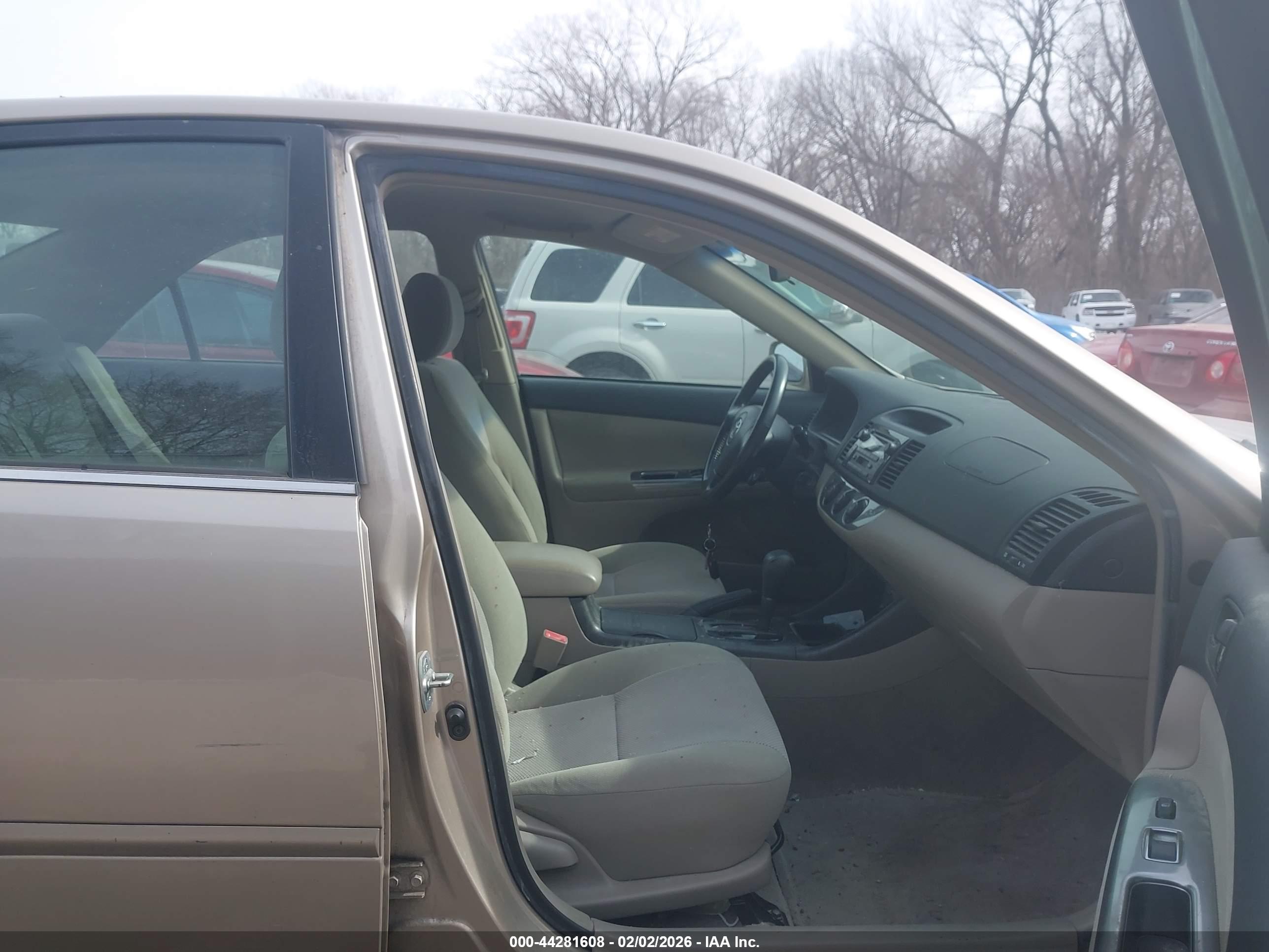 TOYOTA CAMRY image 5