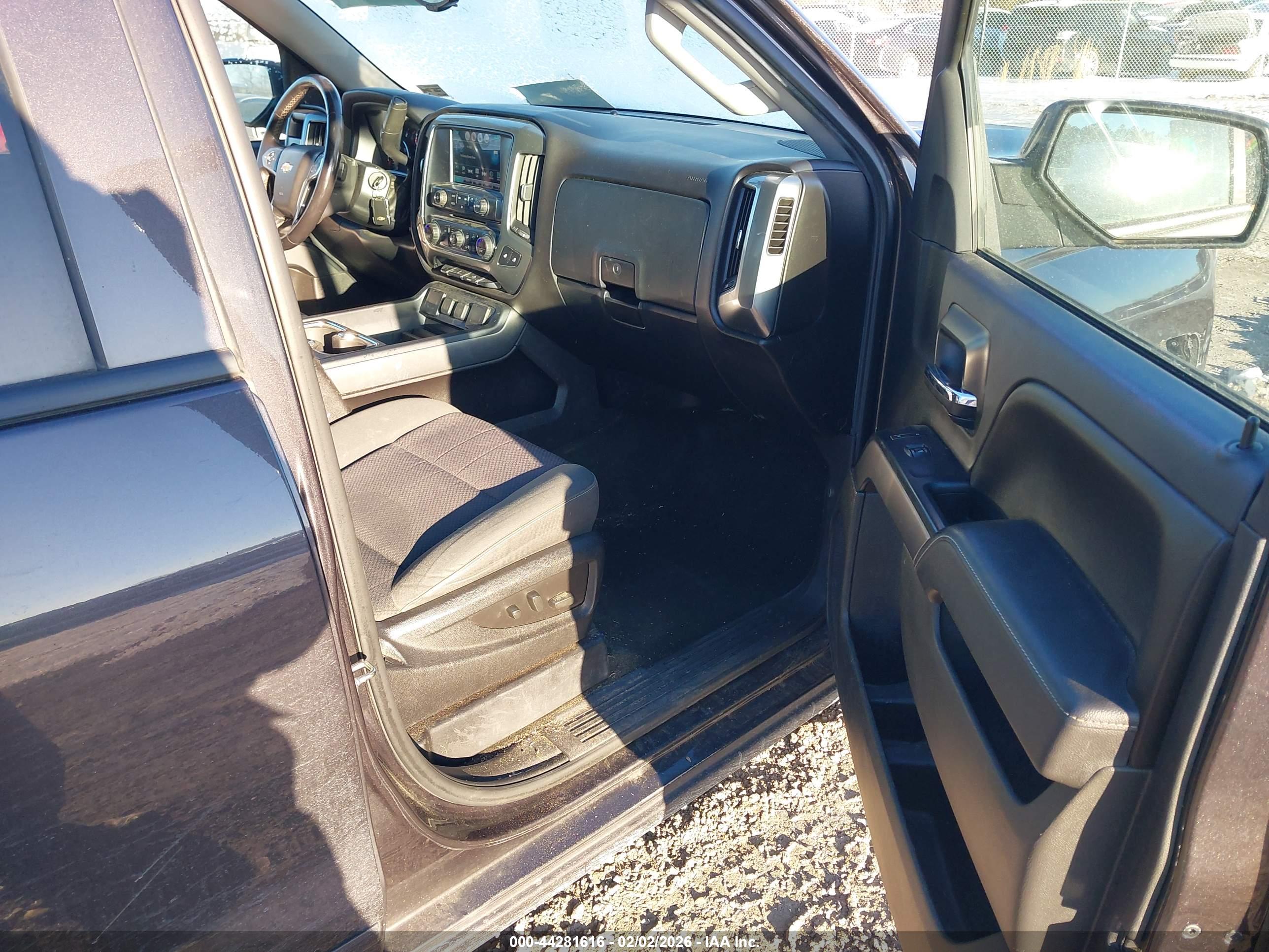 CHEVROLET SILVERADO image 5