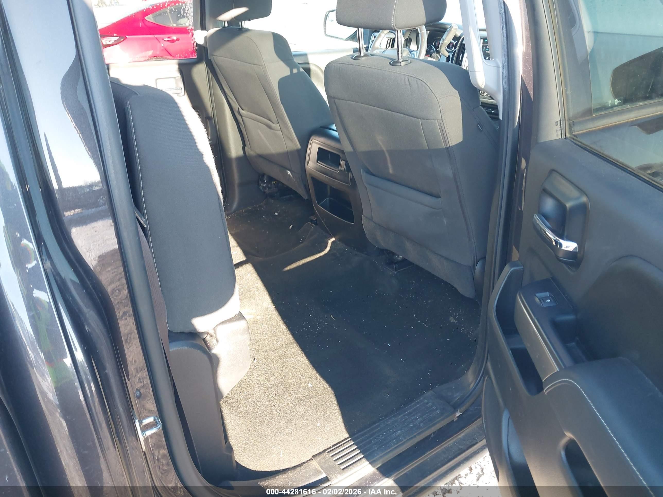 CHEVROLET SILVERADO image 8
