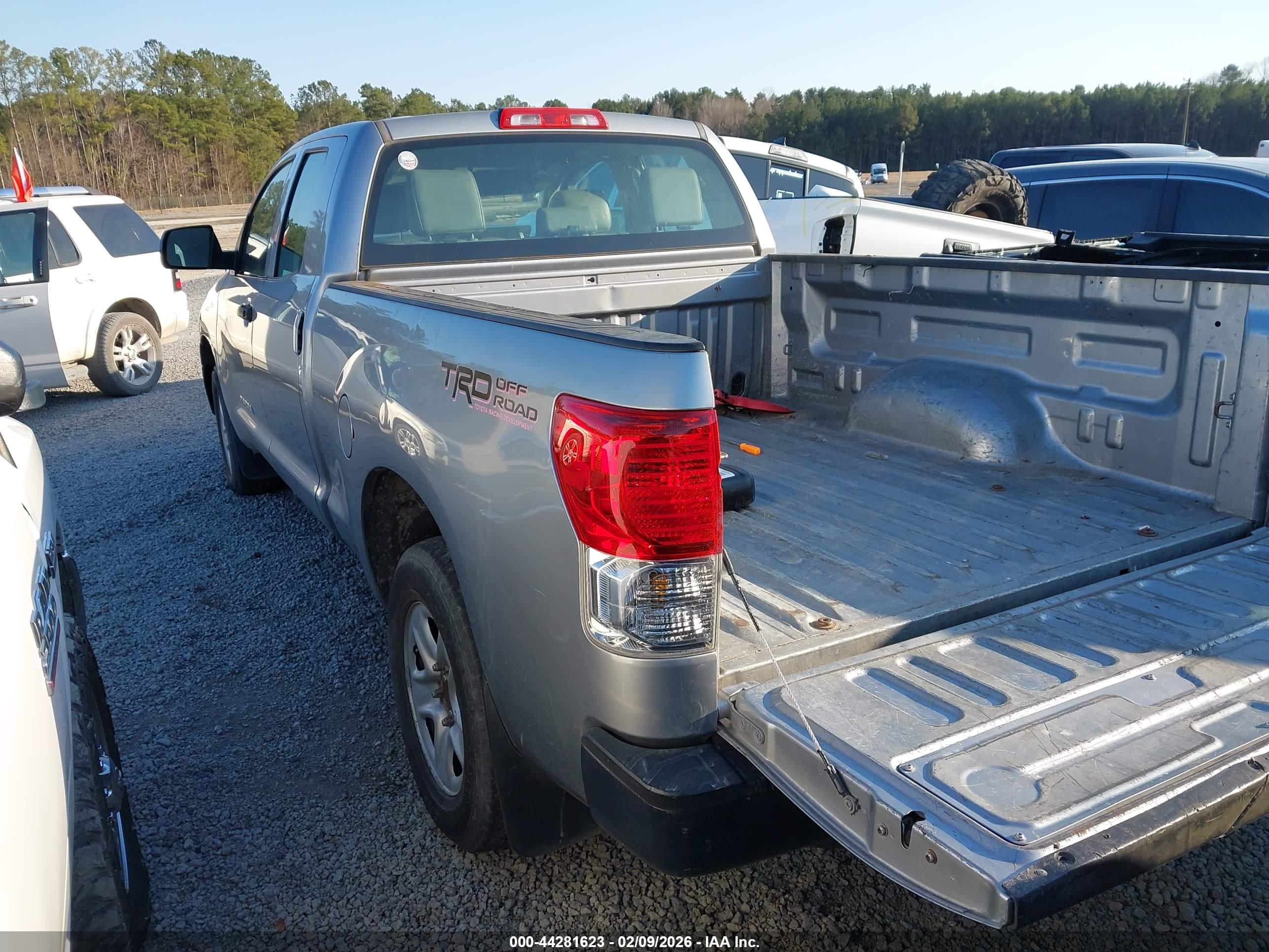 TOYOTA TUNDRA image 3