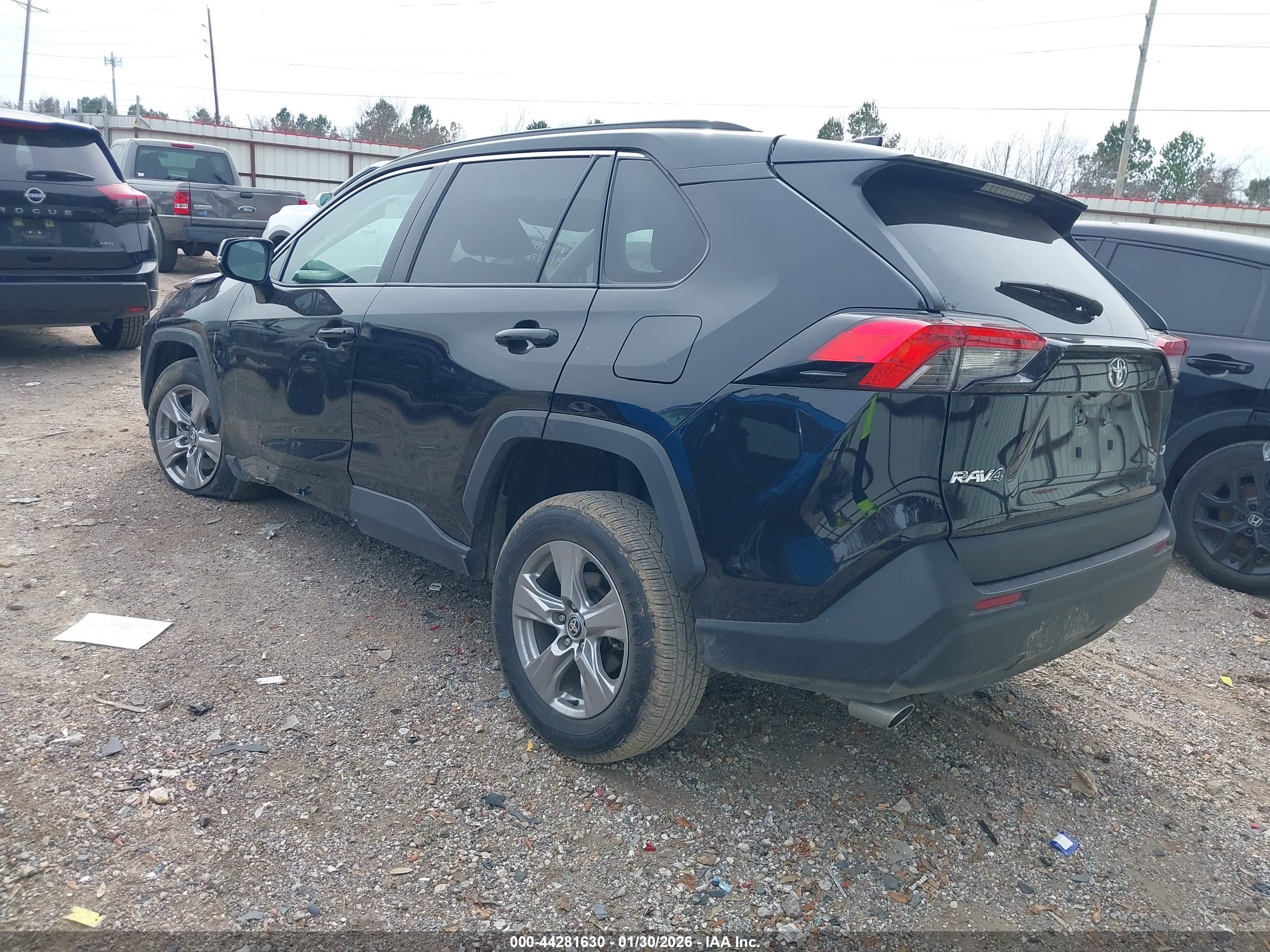 TOYOTA RAV4 image 3
