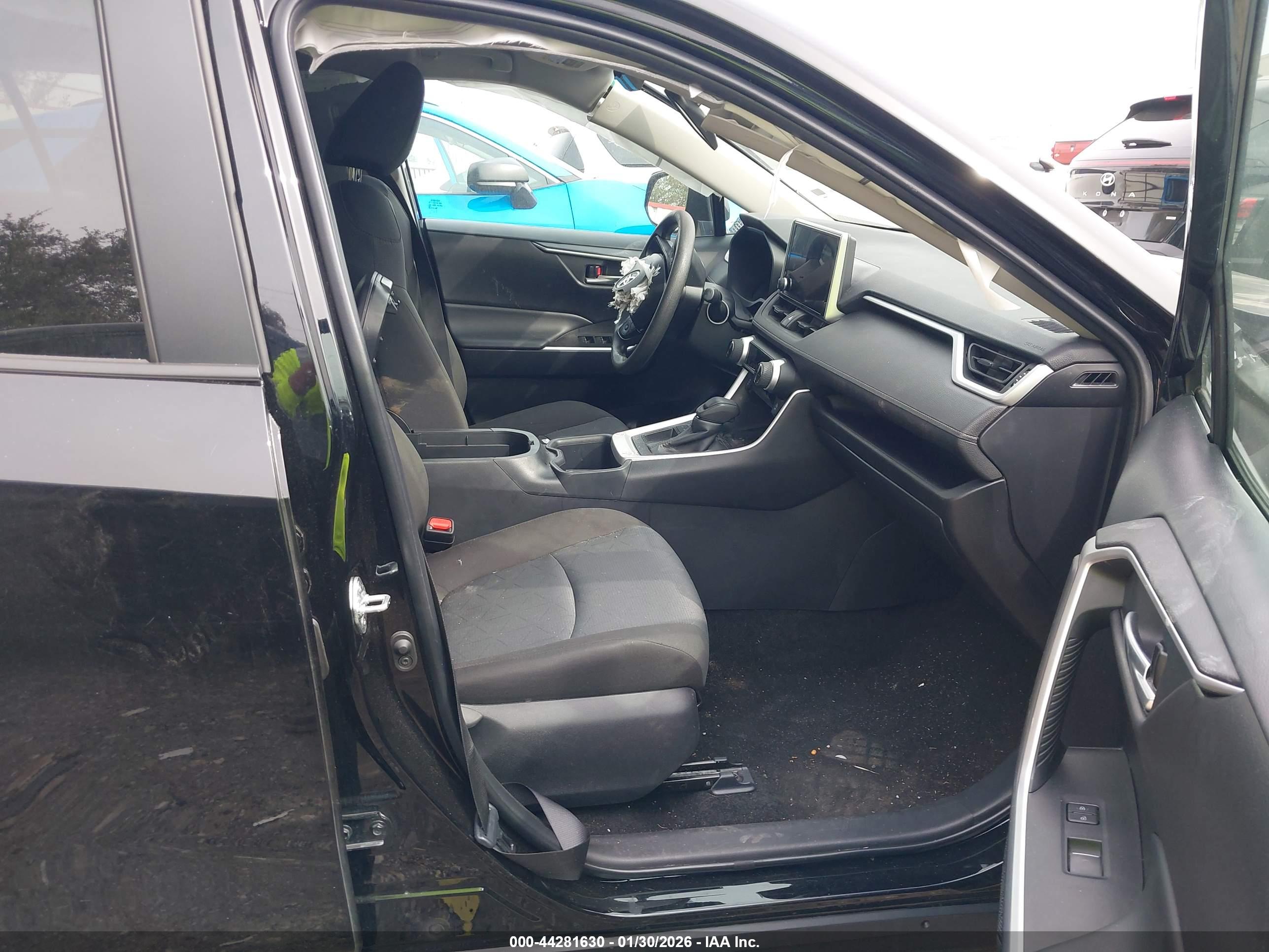 TOYOTA RAV4 image 5