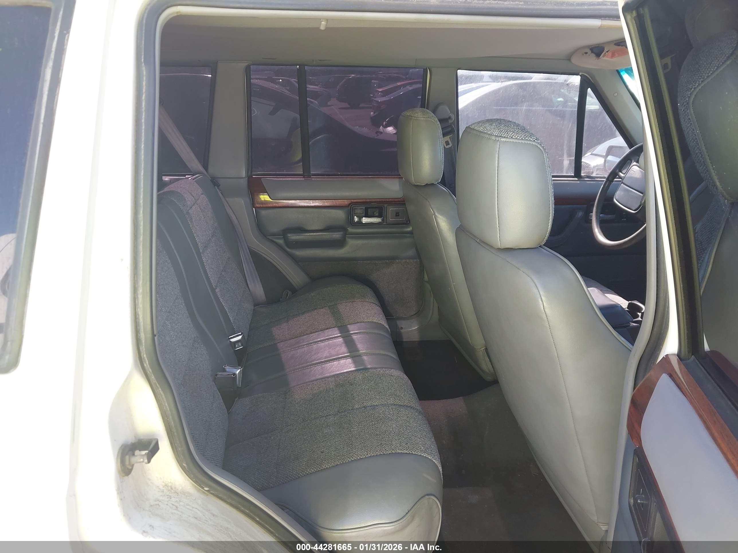 JEEP CHEROKEE image 8
