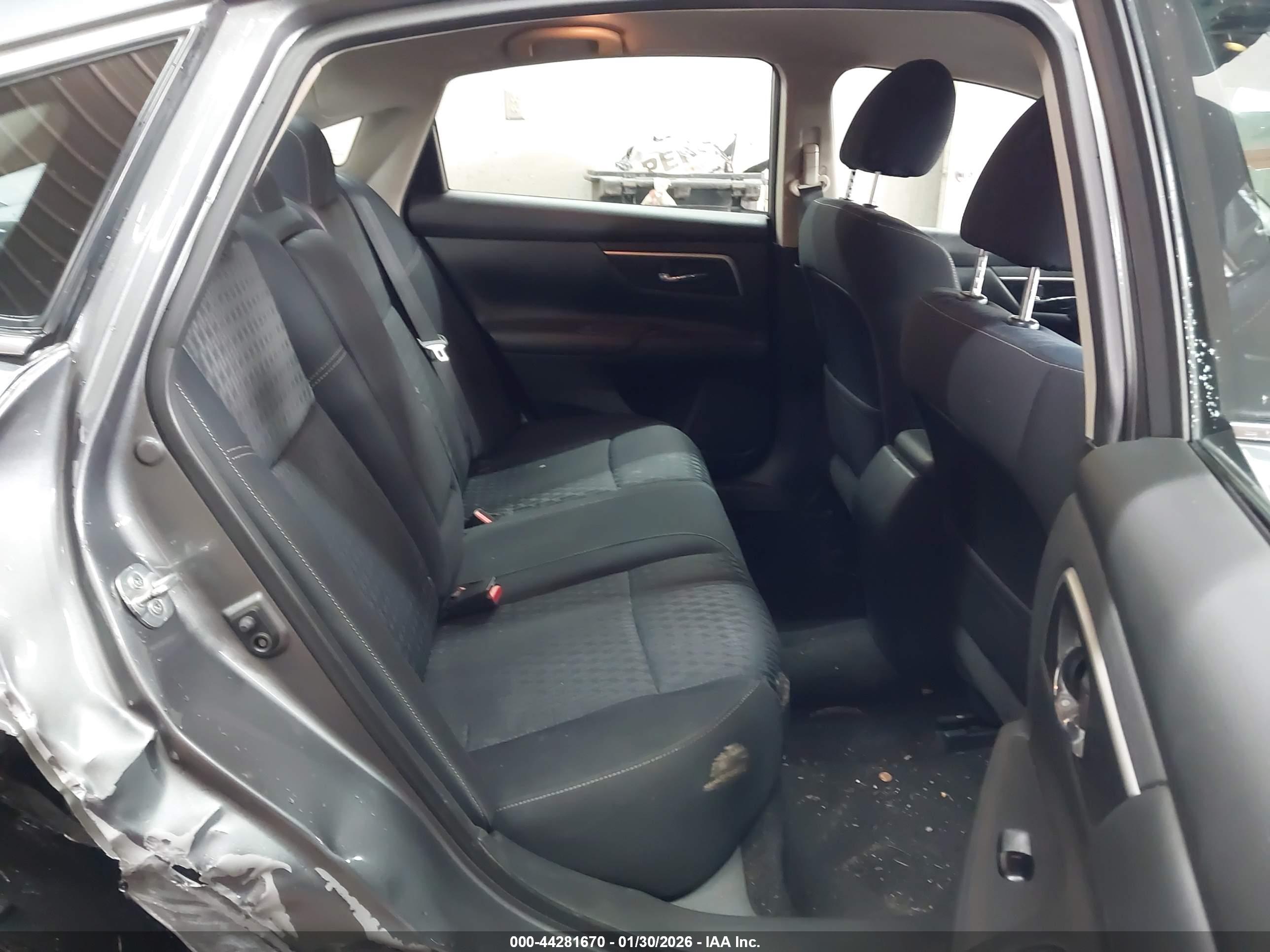 NISSAN ALTIMA image 8