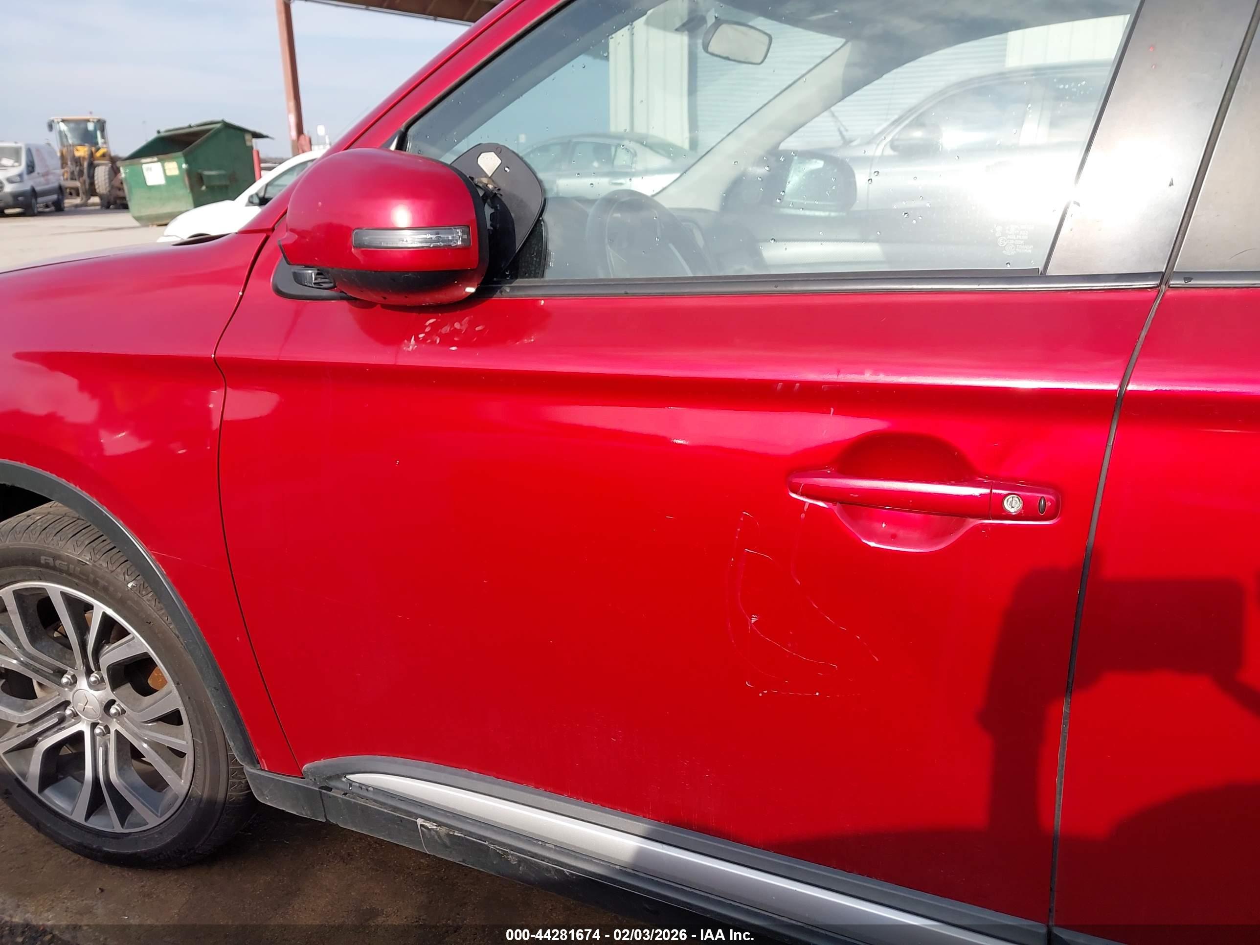 MITSUBISHI OUTLANDER image 6