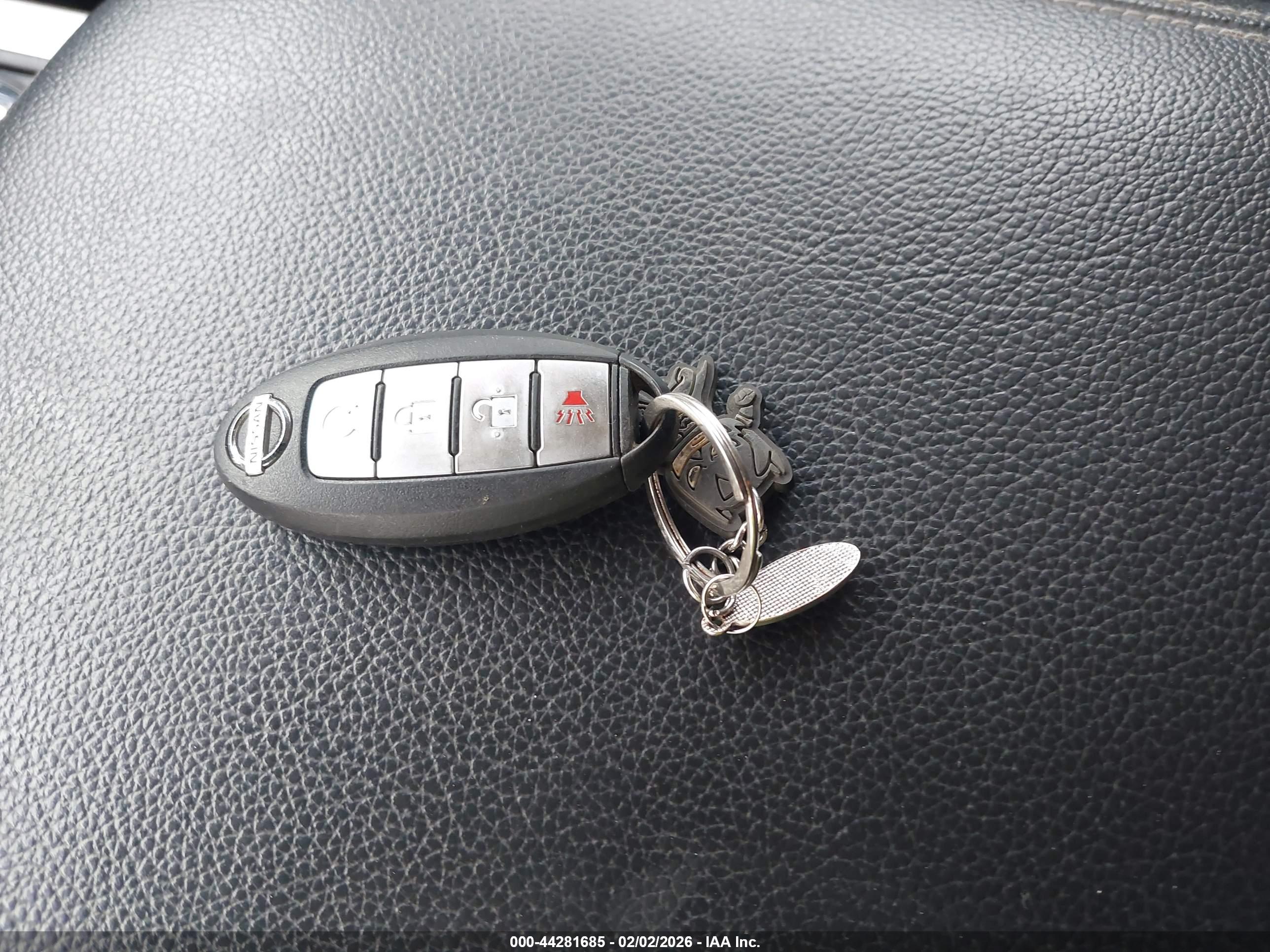NISSAN TITAN image 11