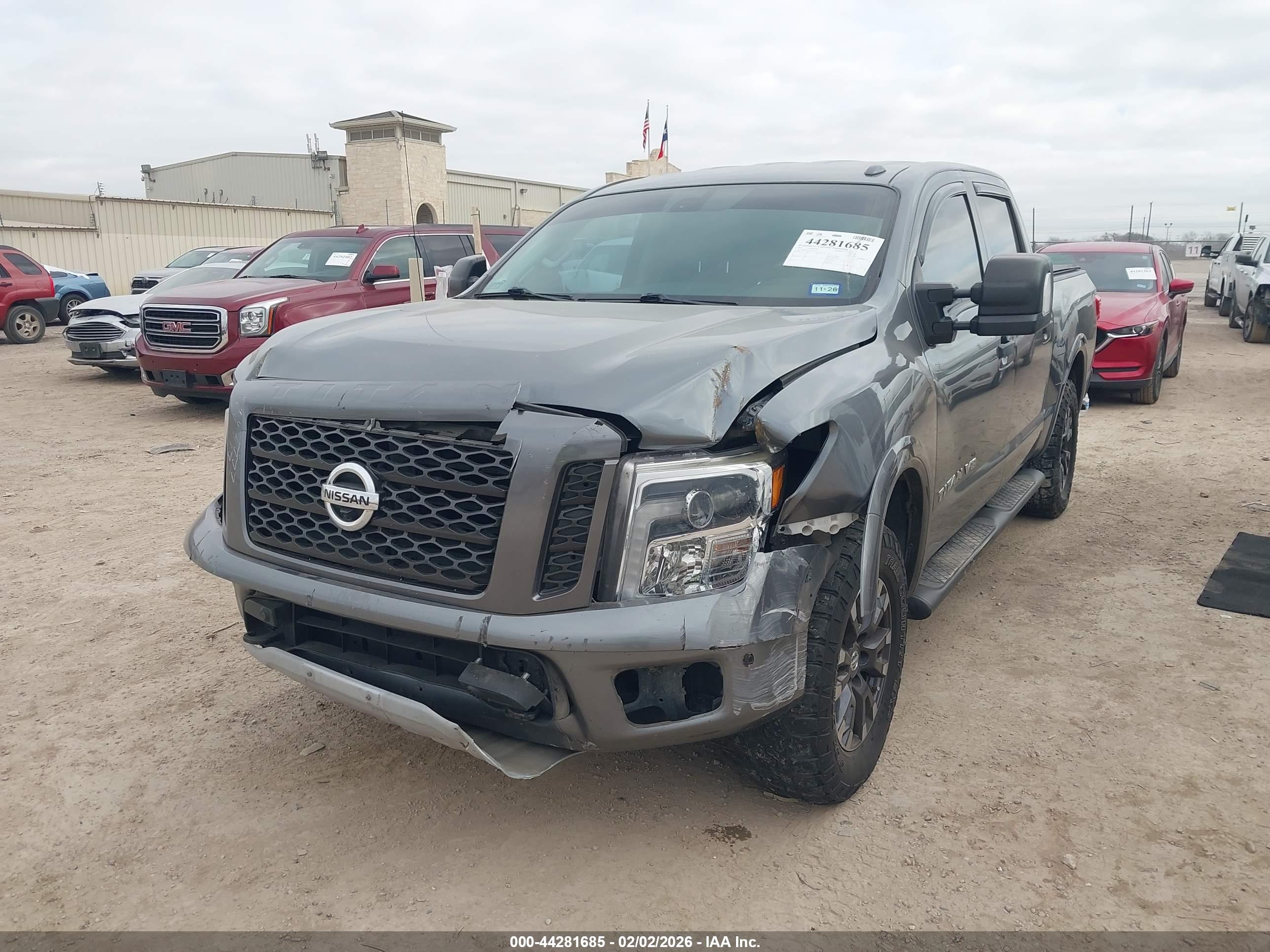 NISSAN TITAN image 6