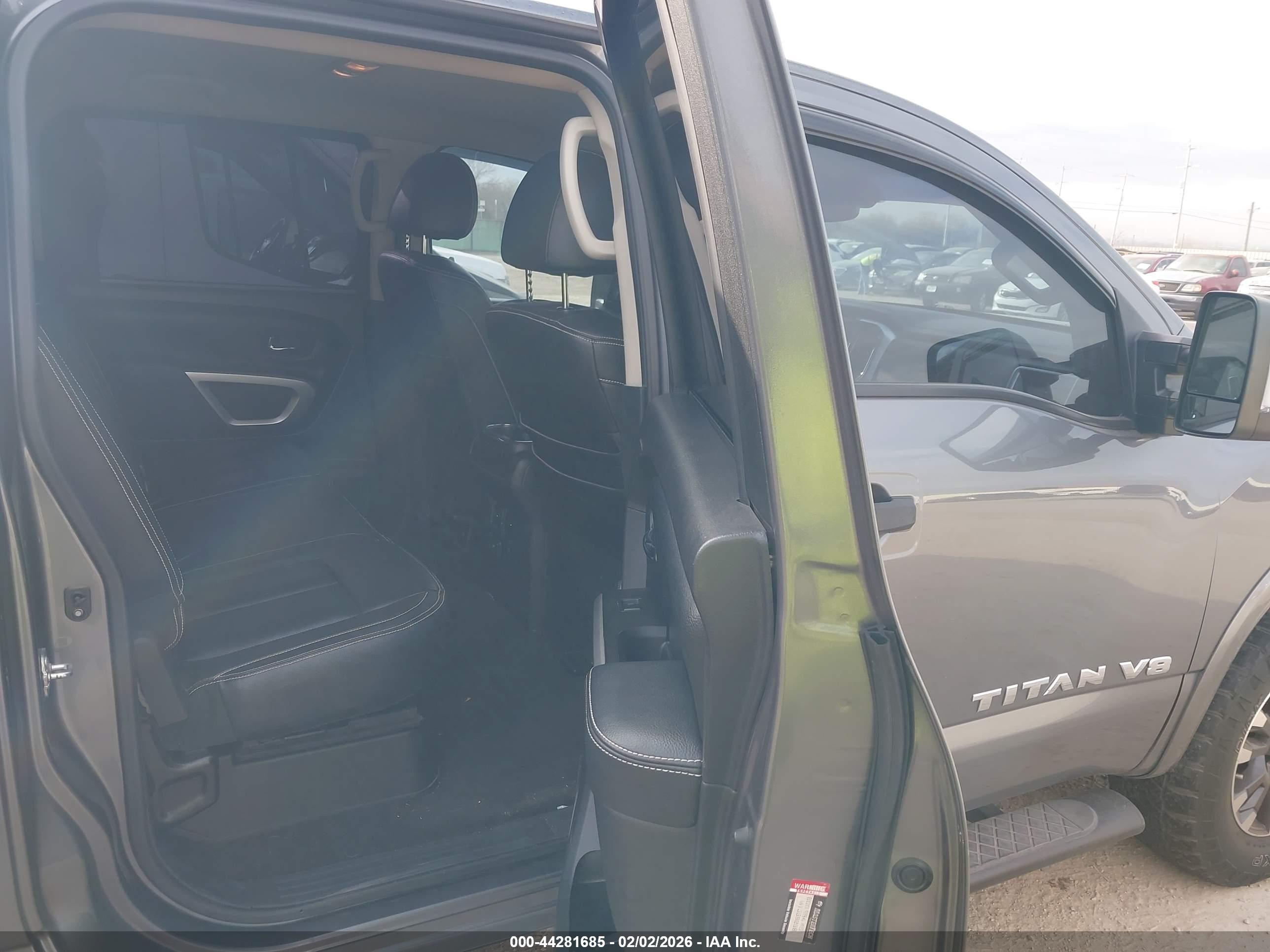 NISSAN TITAN image 8