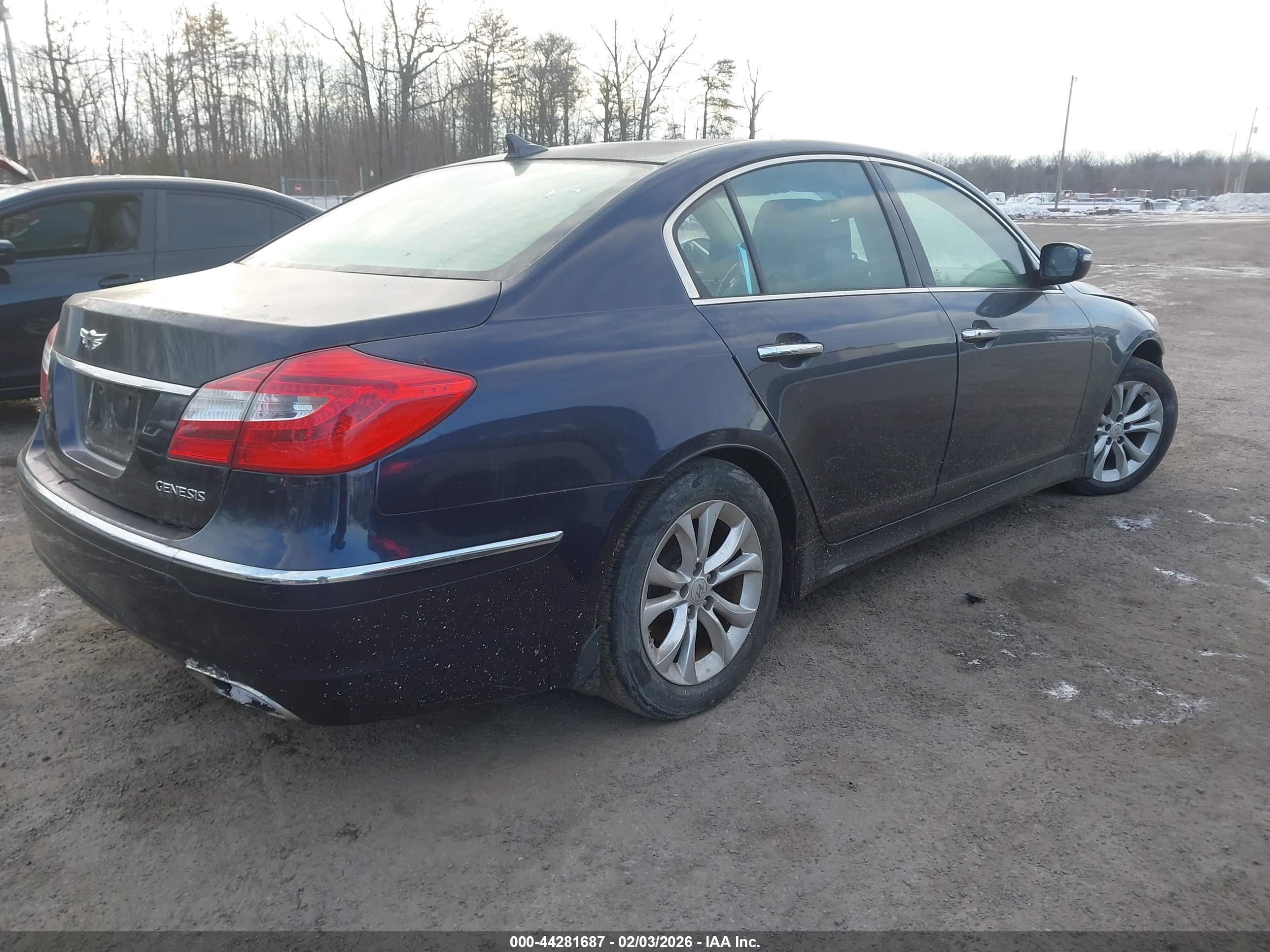 HYUNDAI GENESIS image 4