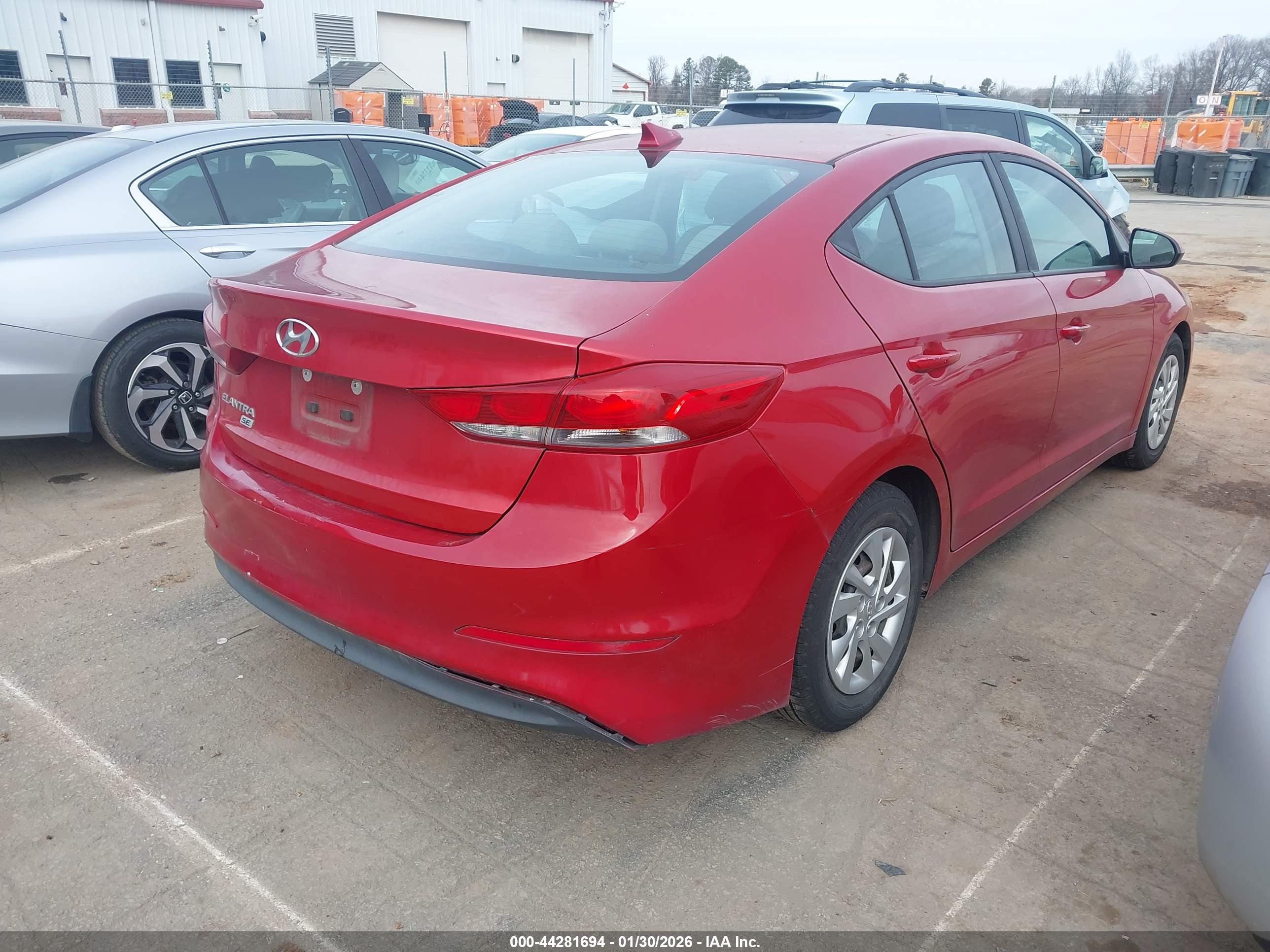 HYUNDAI ELANTRA image 4