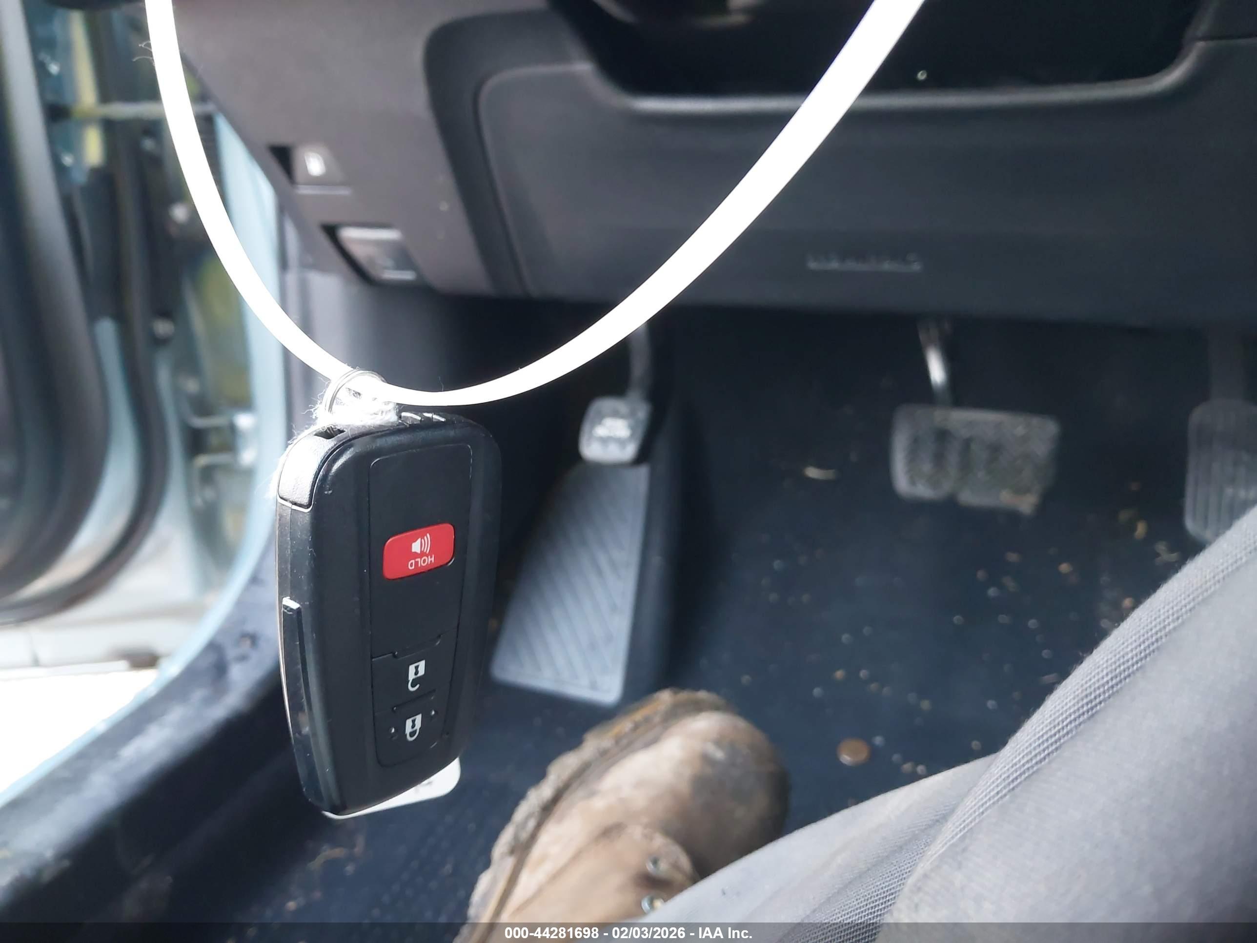 TOYOTA PRIUS image 11