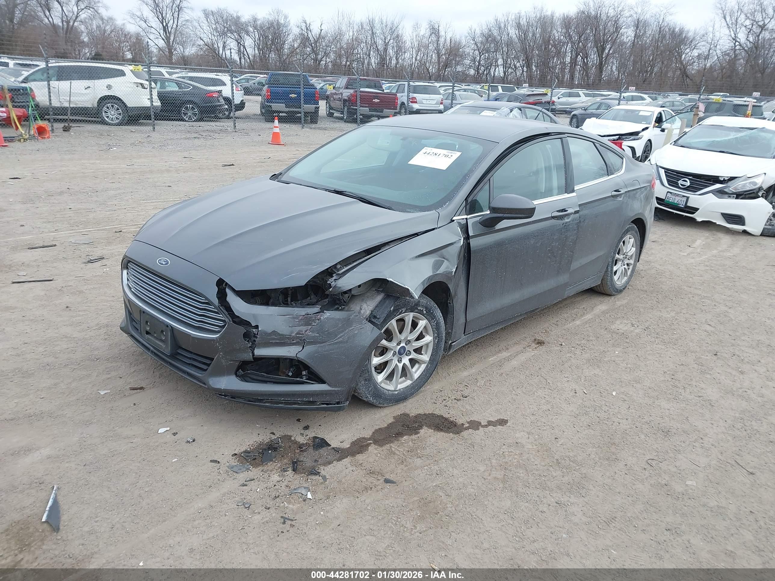 FORD FUSION image 2