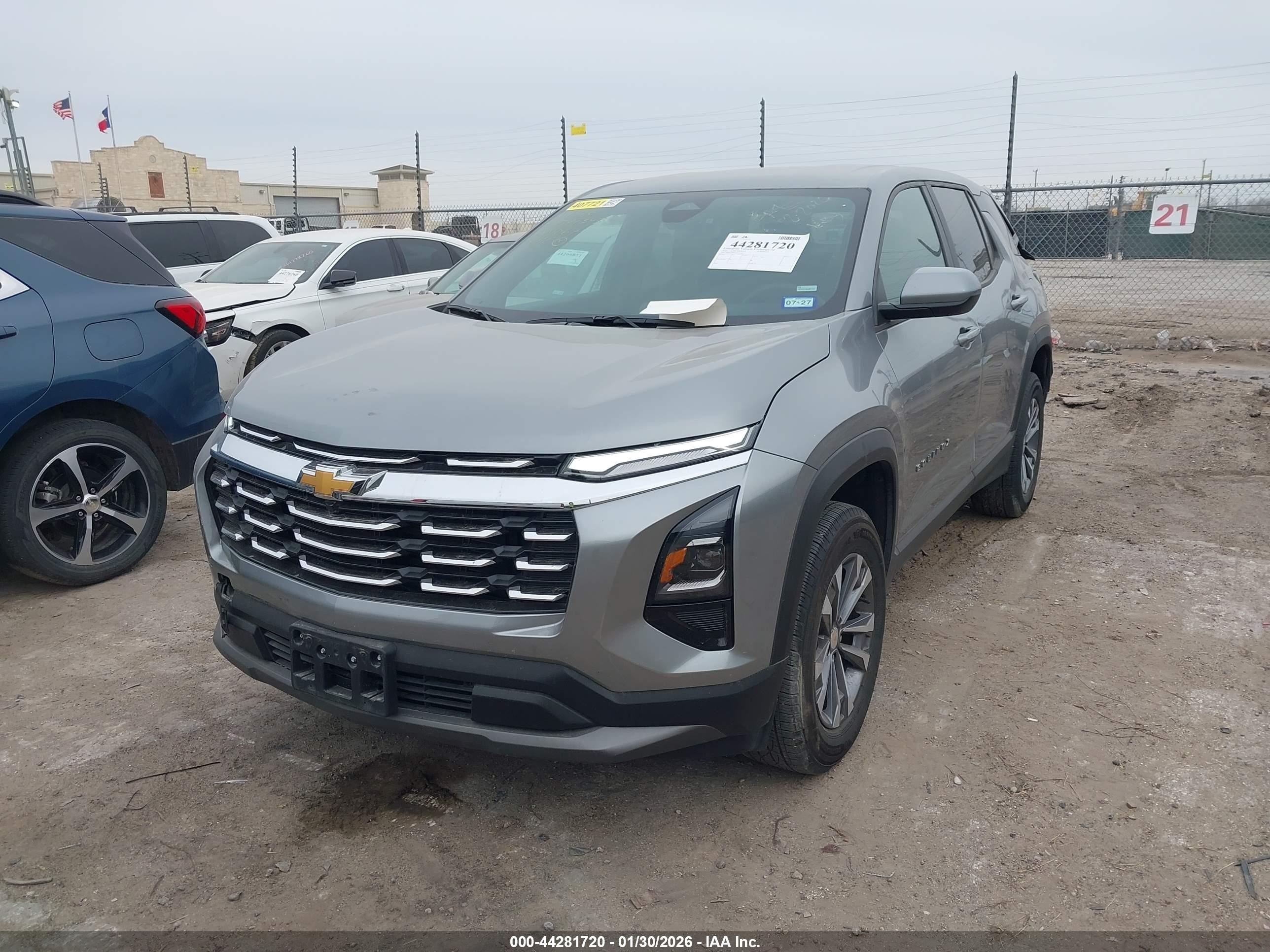CHEVROLET EQUINOX image 2