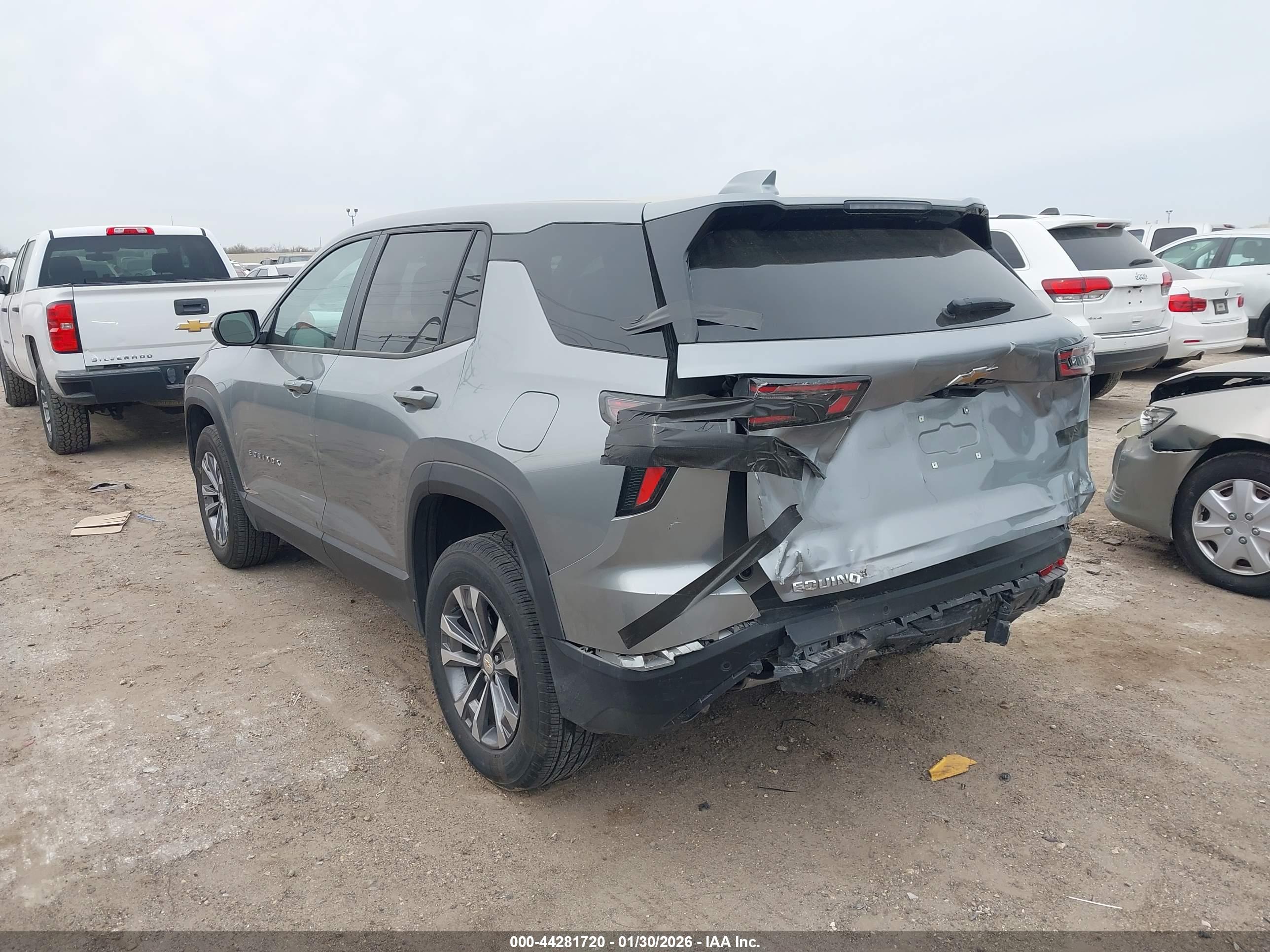 CHEVROLET EQUINOX image 3