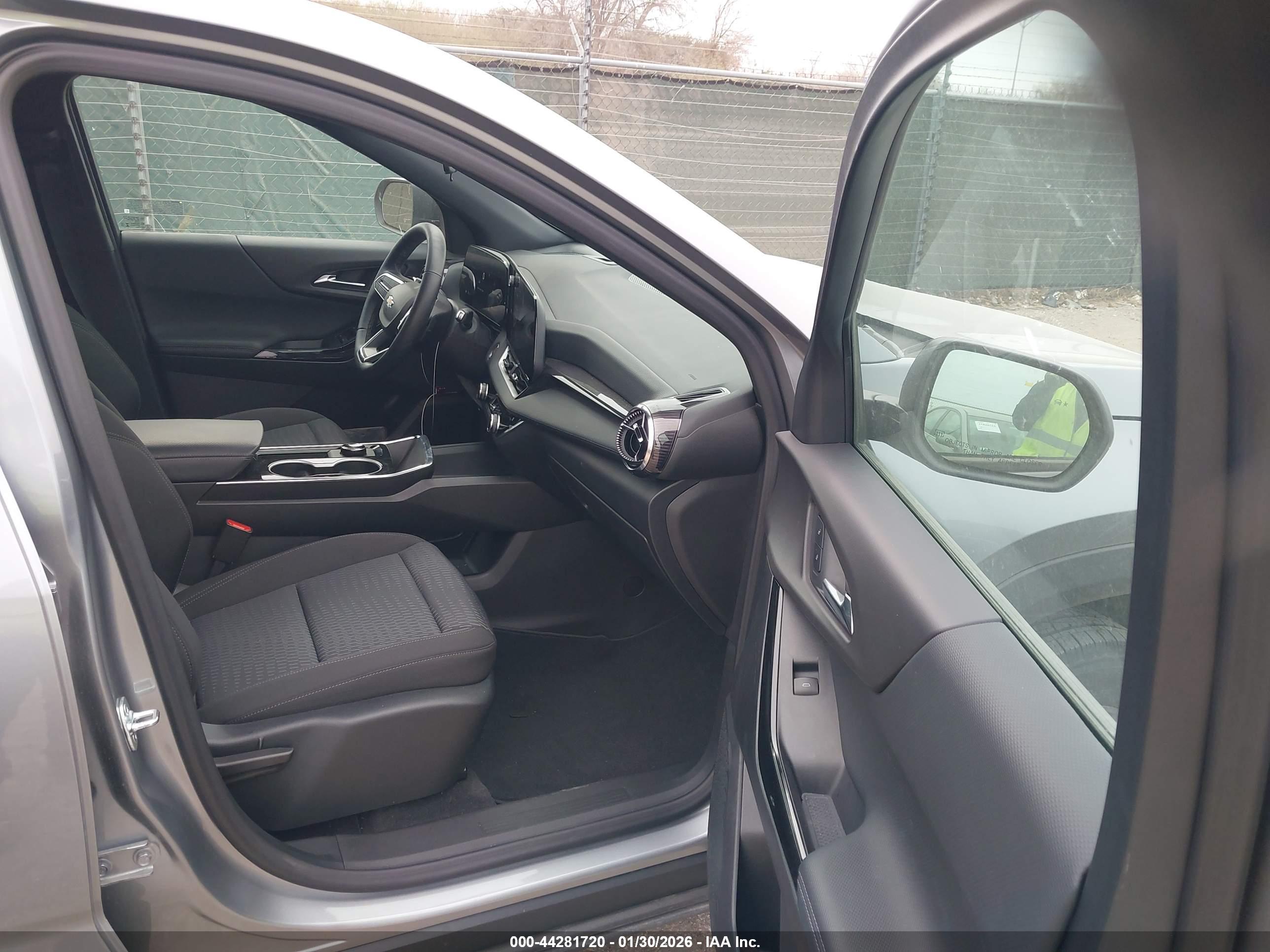 CHEVROLET EQUINOX image 5