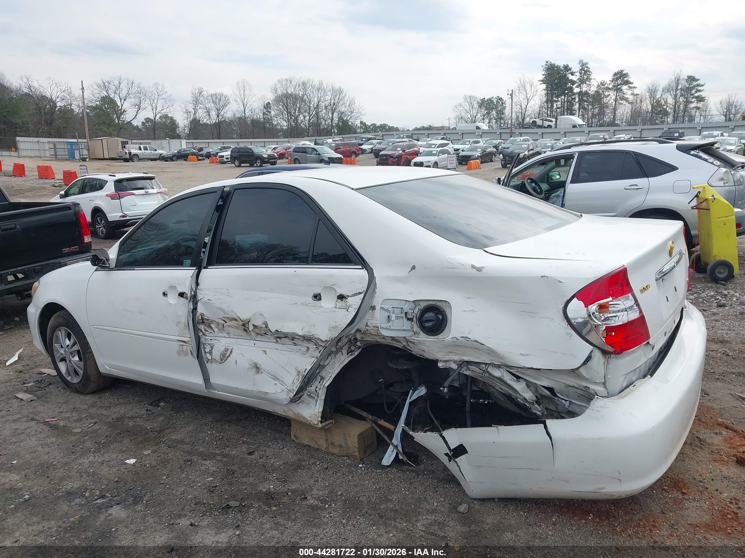 TOYOTA CAMRY image 6