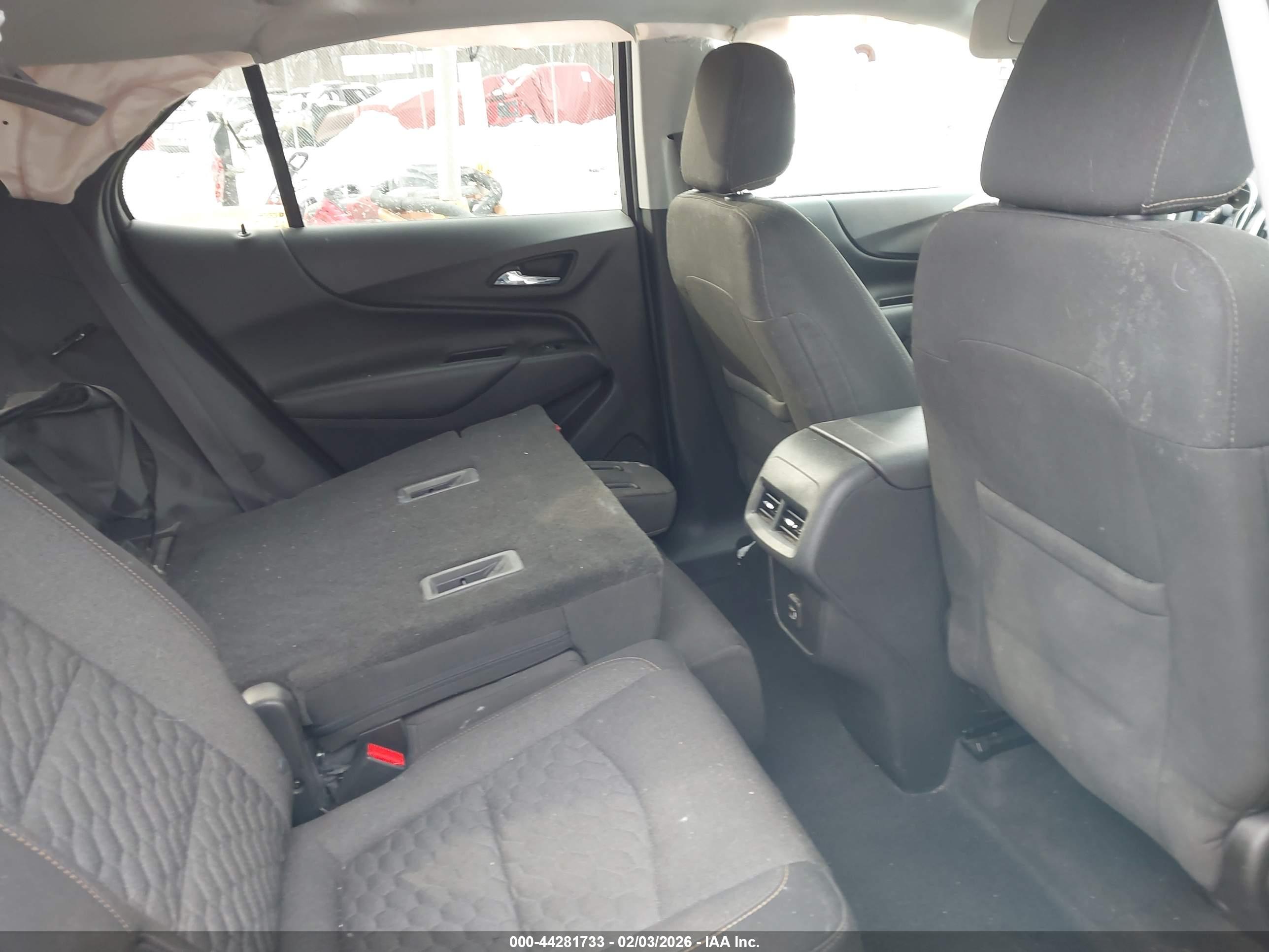 CHEVROLET EQUINOX image 8