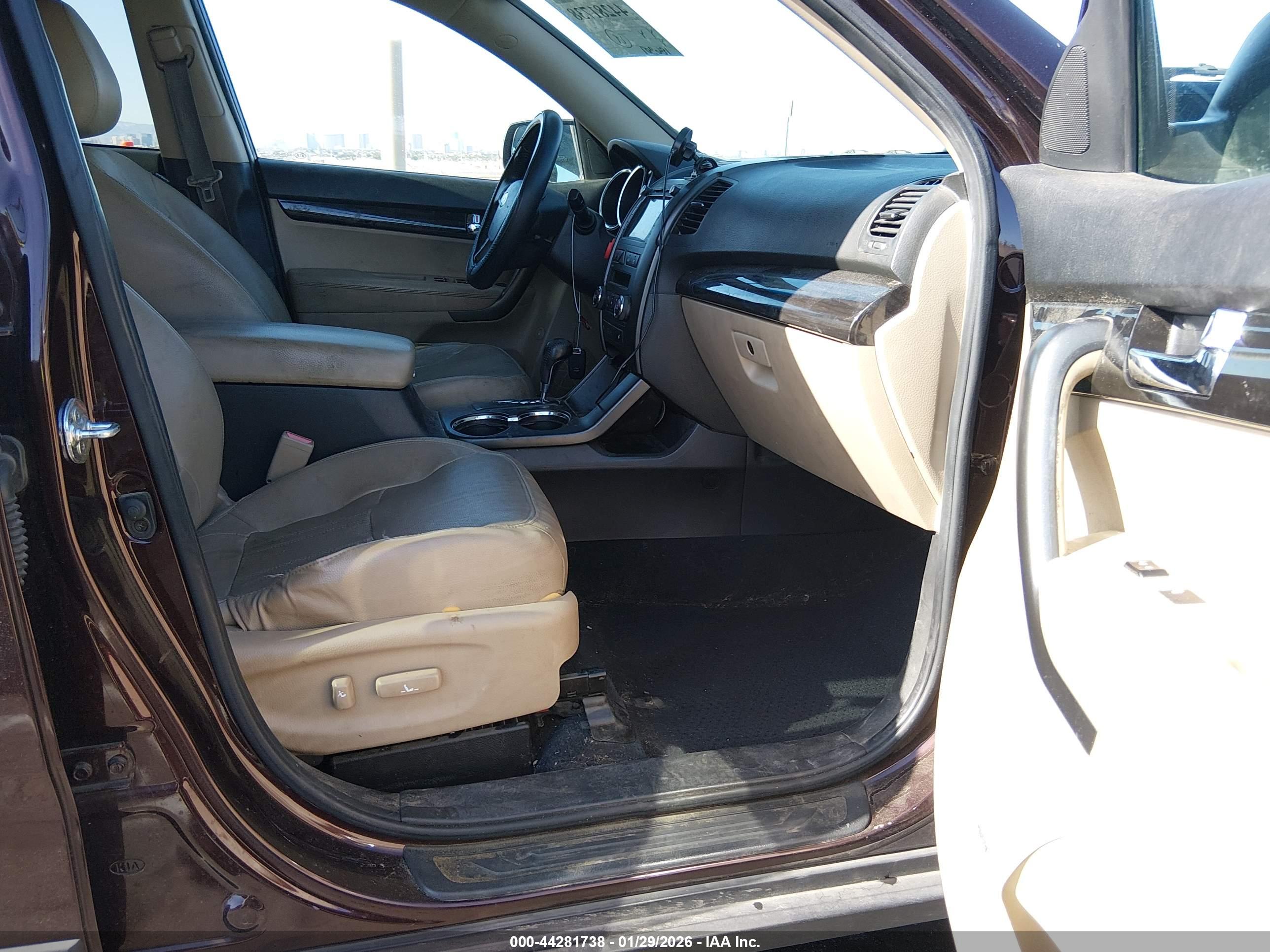 KIA SORENTO image 5