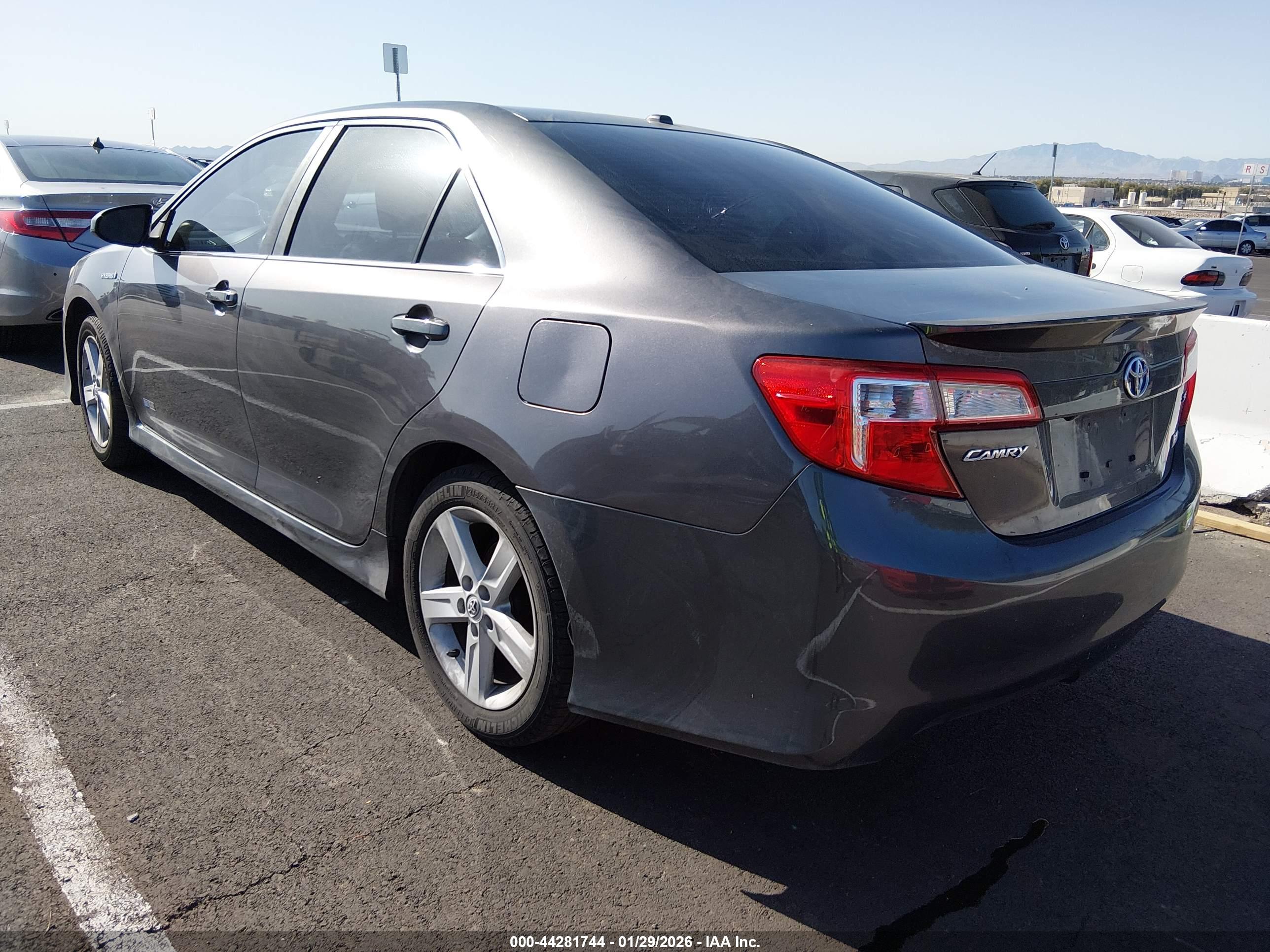 TOYOTA CAMRY image 3