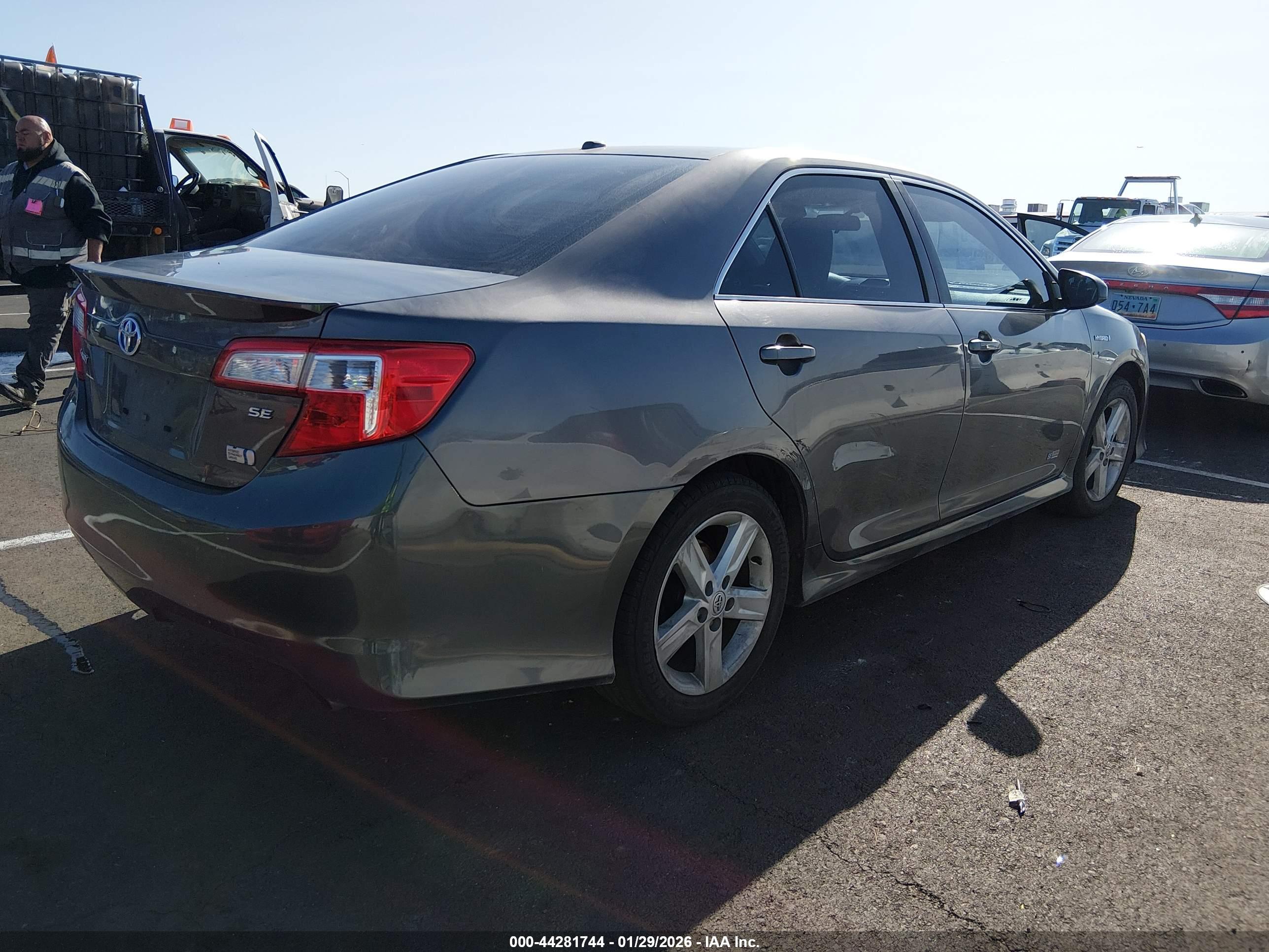 TOYOTA CAMRY image 4