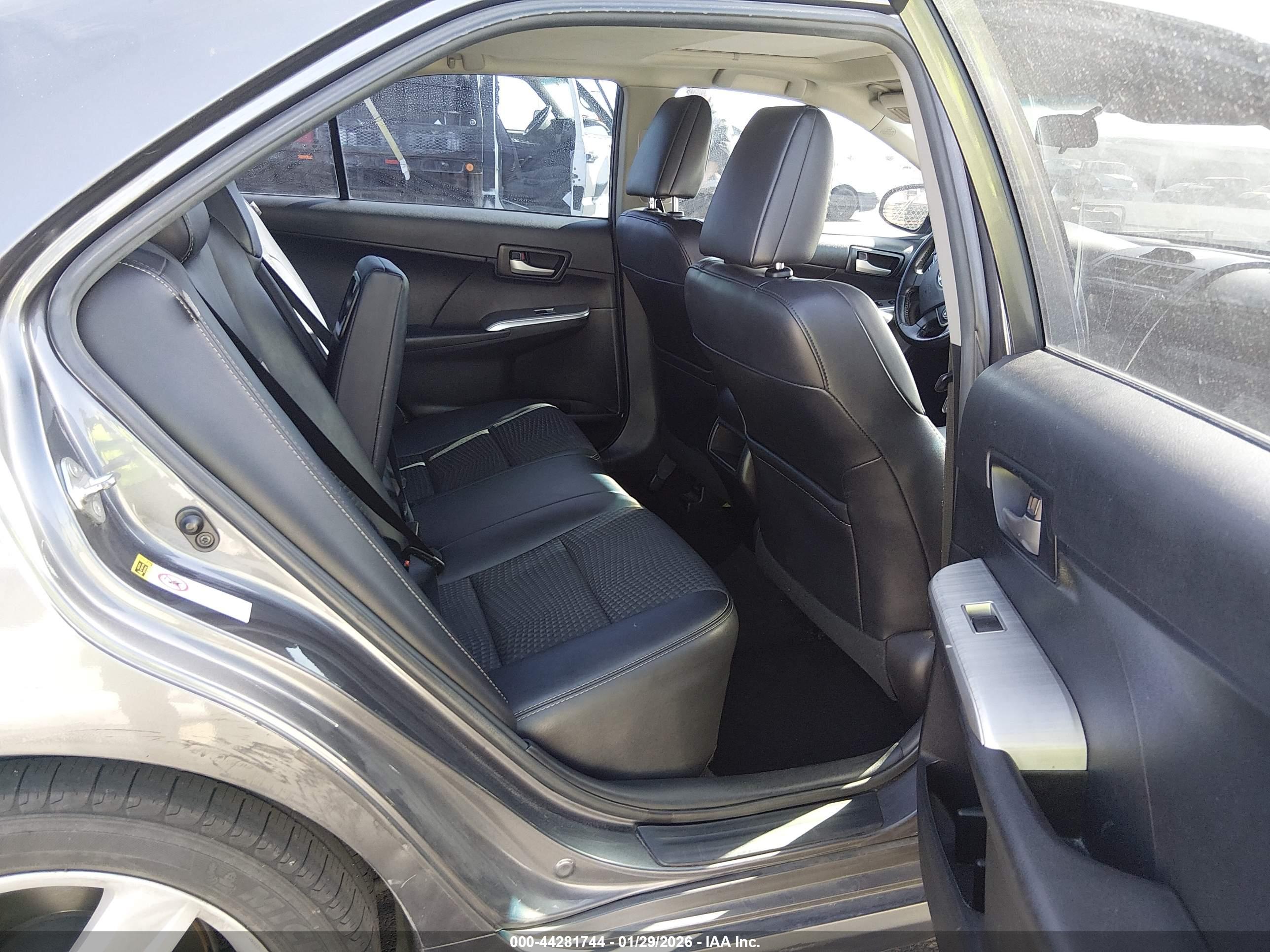 TOYOTA CAMRY image 8