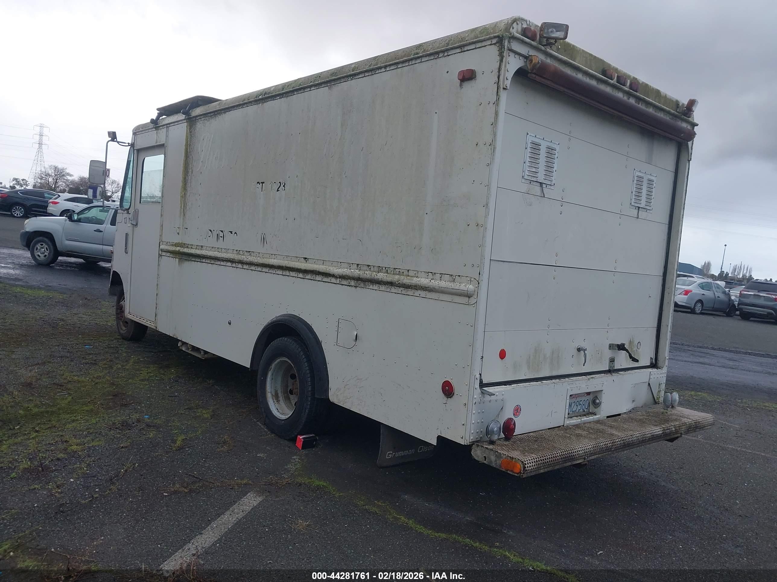 FORD ECONOLINE image 3