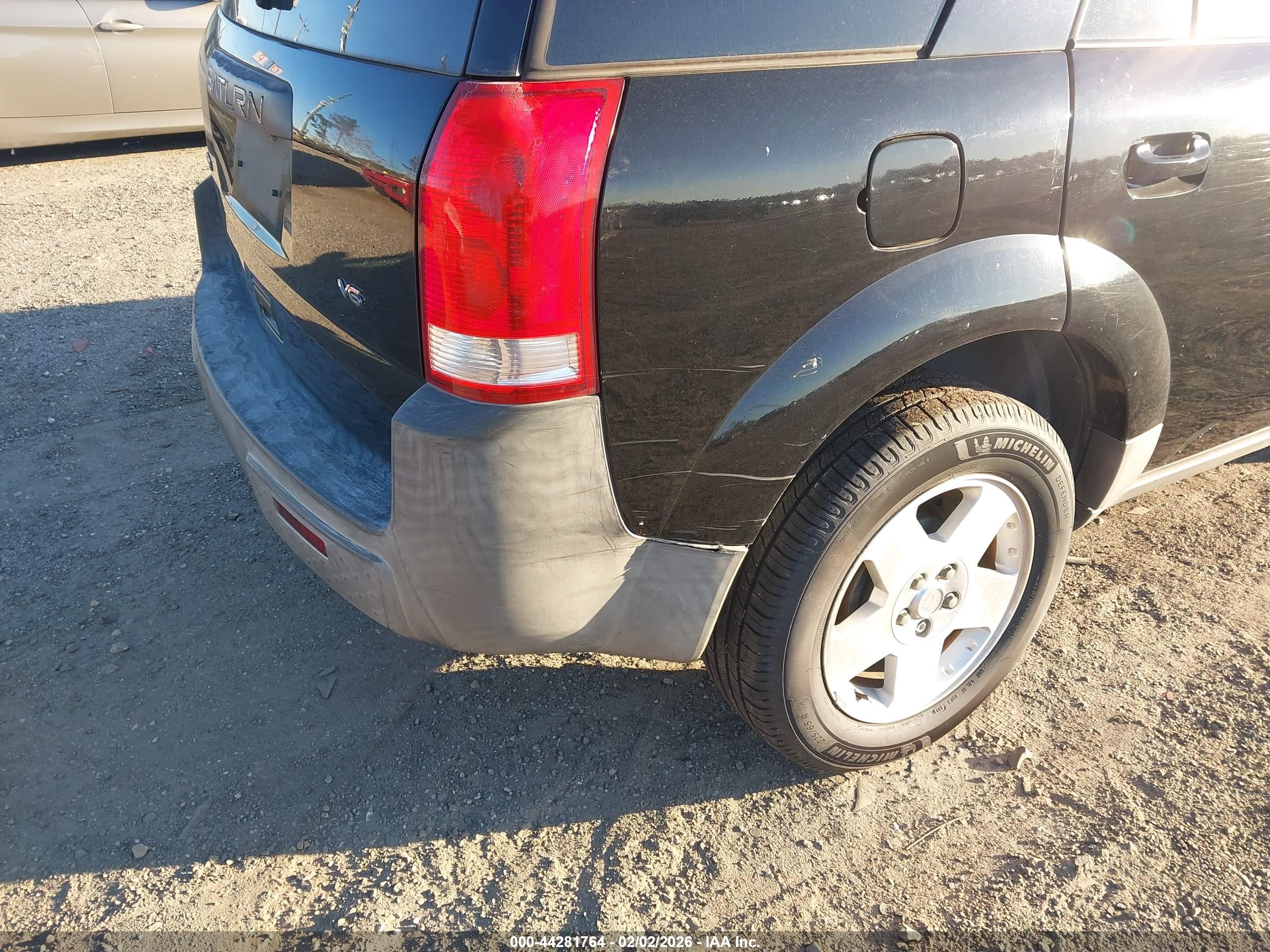SATURN VUE image 6