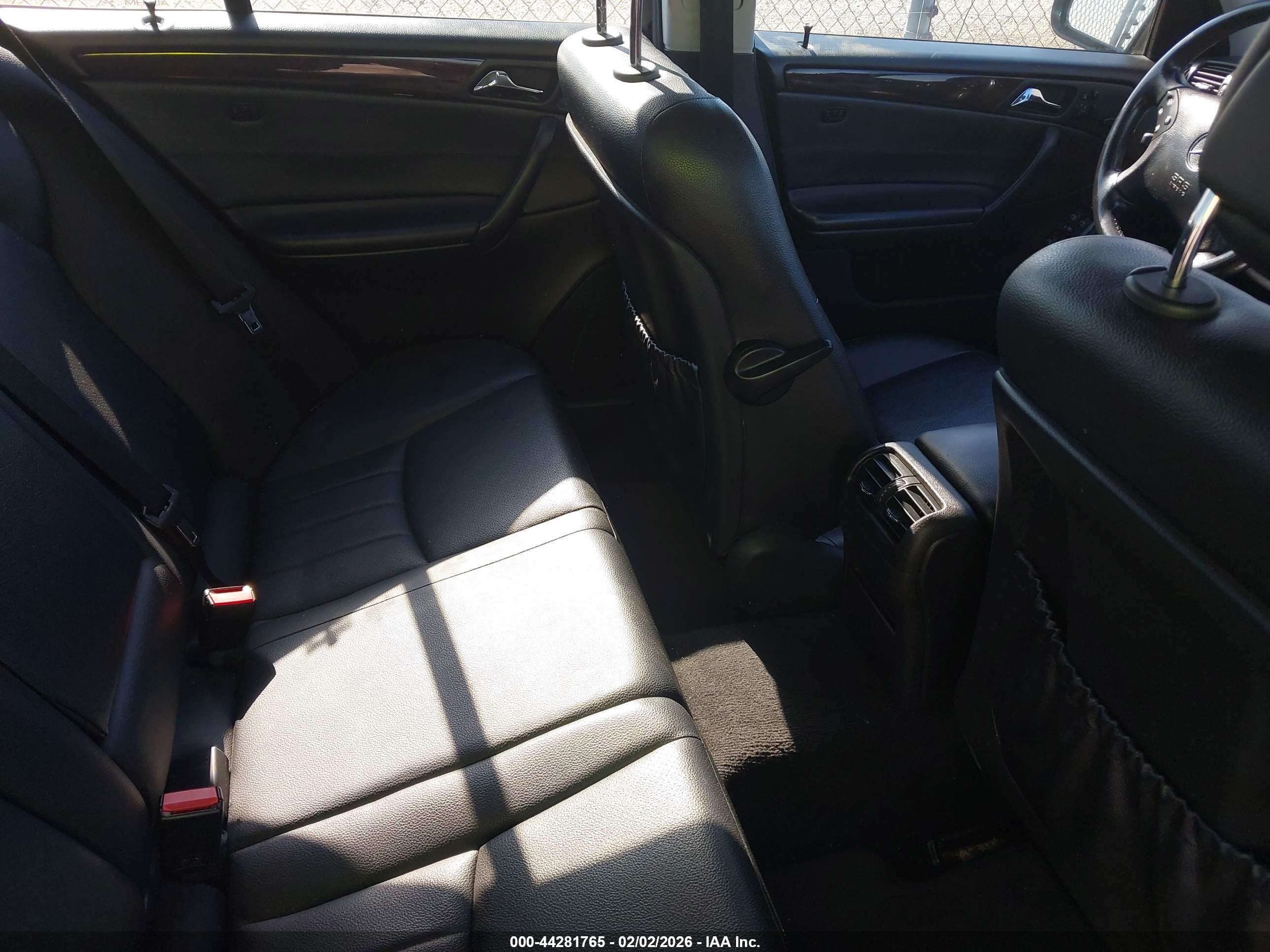 MERCEDES-BENZ C image 8
