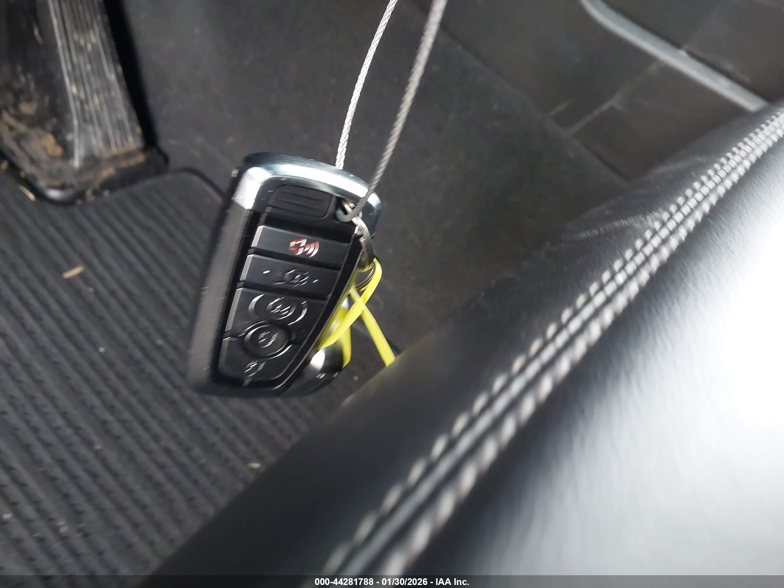 FORD EXPLORER image 11