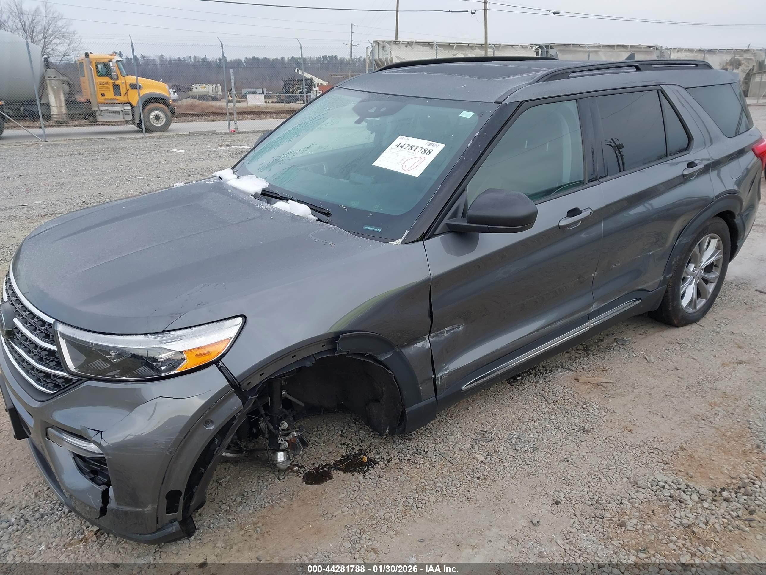 FORD EXPLORER image 6