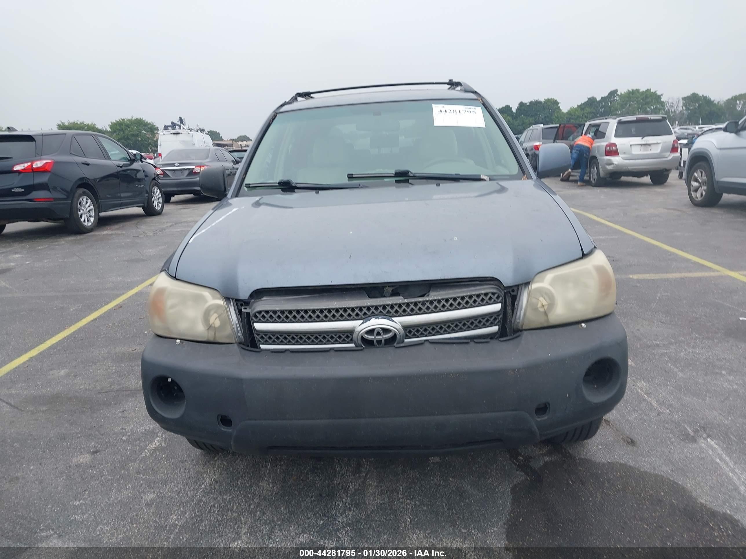 TOYOTA HIGHLANDER image 6