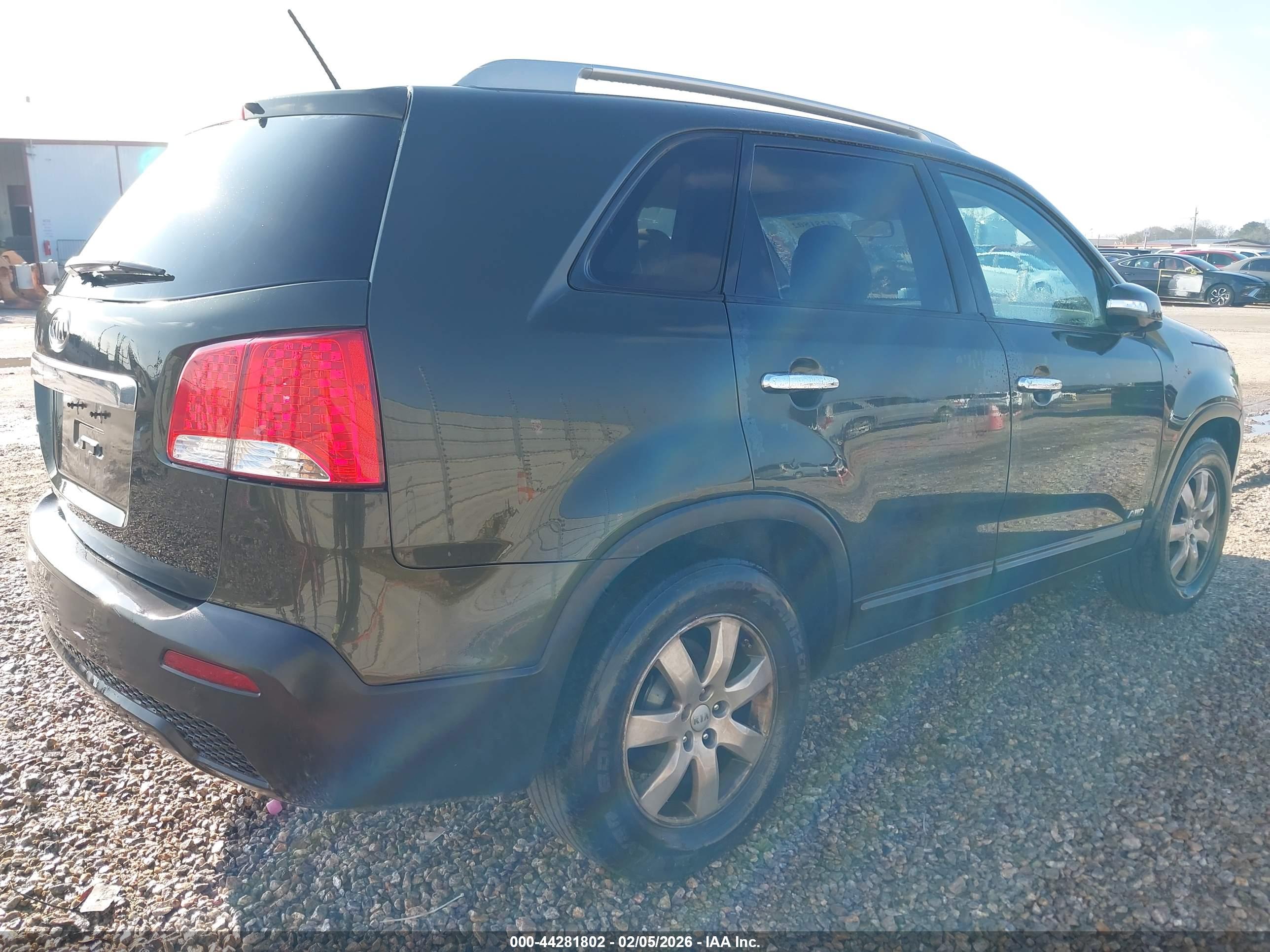 KIA SORENTO image 4