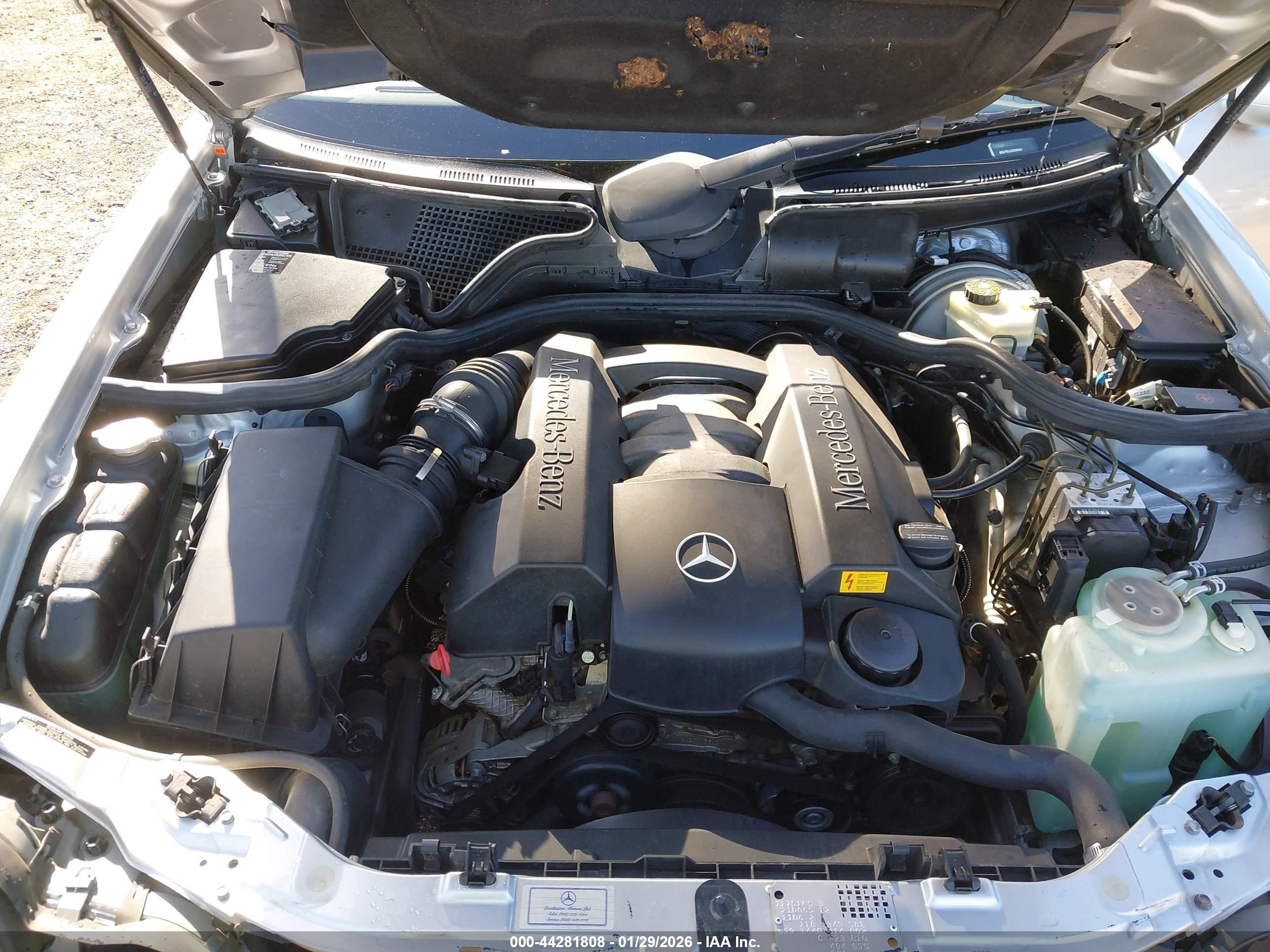 MERCEDES-BENZ E image 10