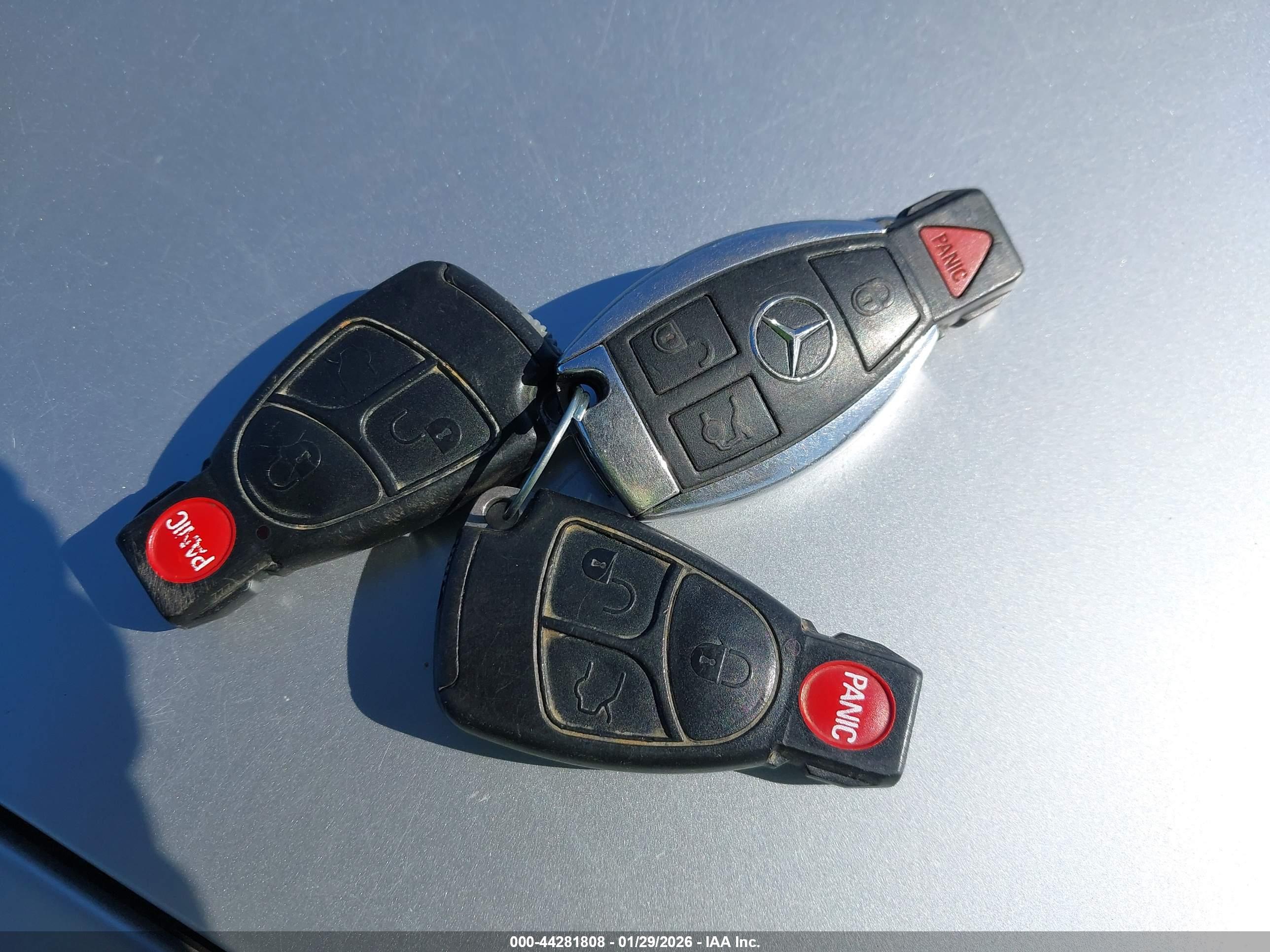 MERCEDES-BENZ E image 11