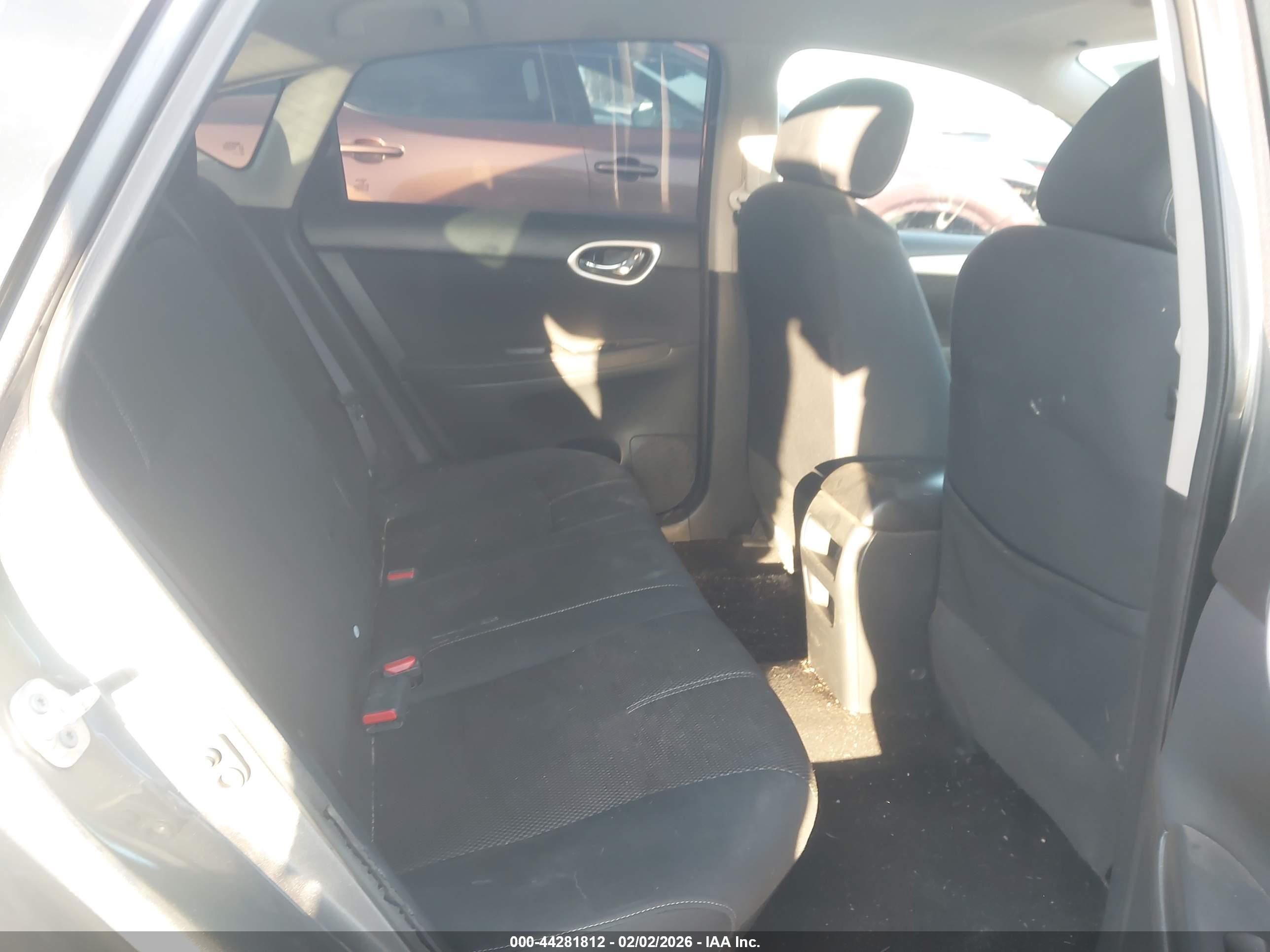 NISSAN SENTRA image 8